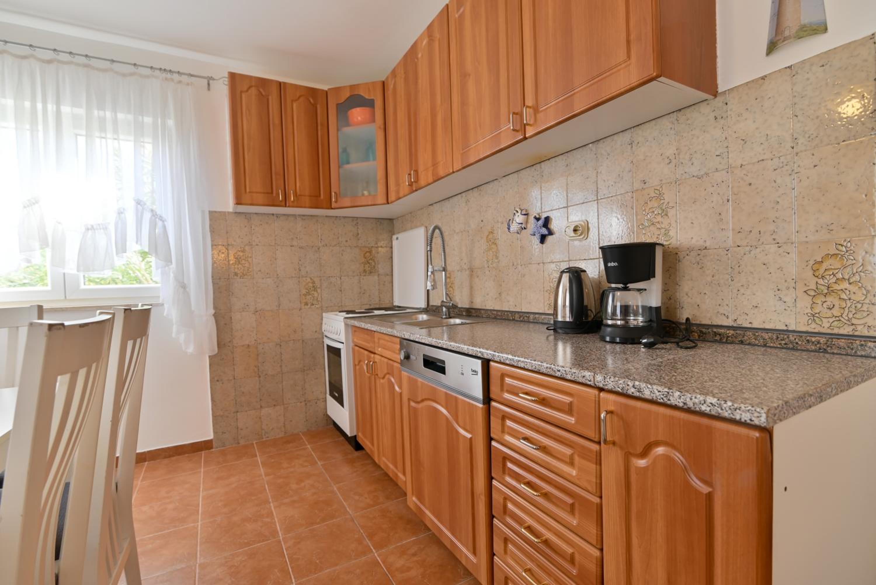 Apartman Mala Lanterna view 3