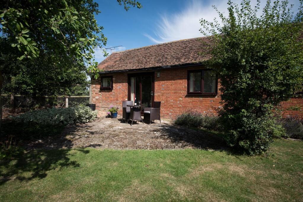 Rural cottage with swimming pool! view 5