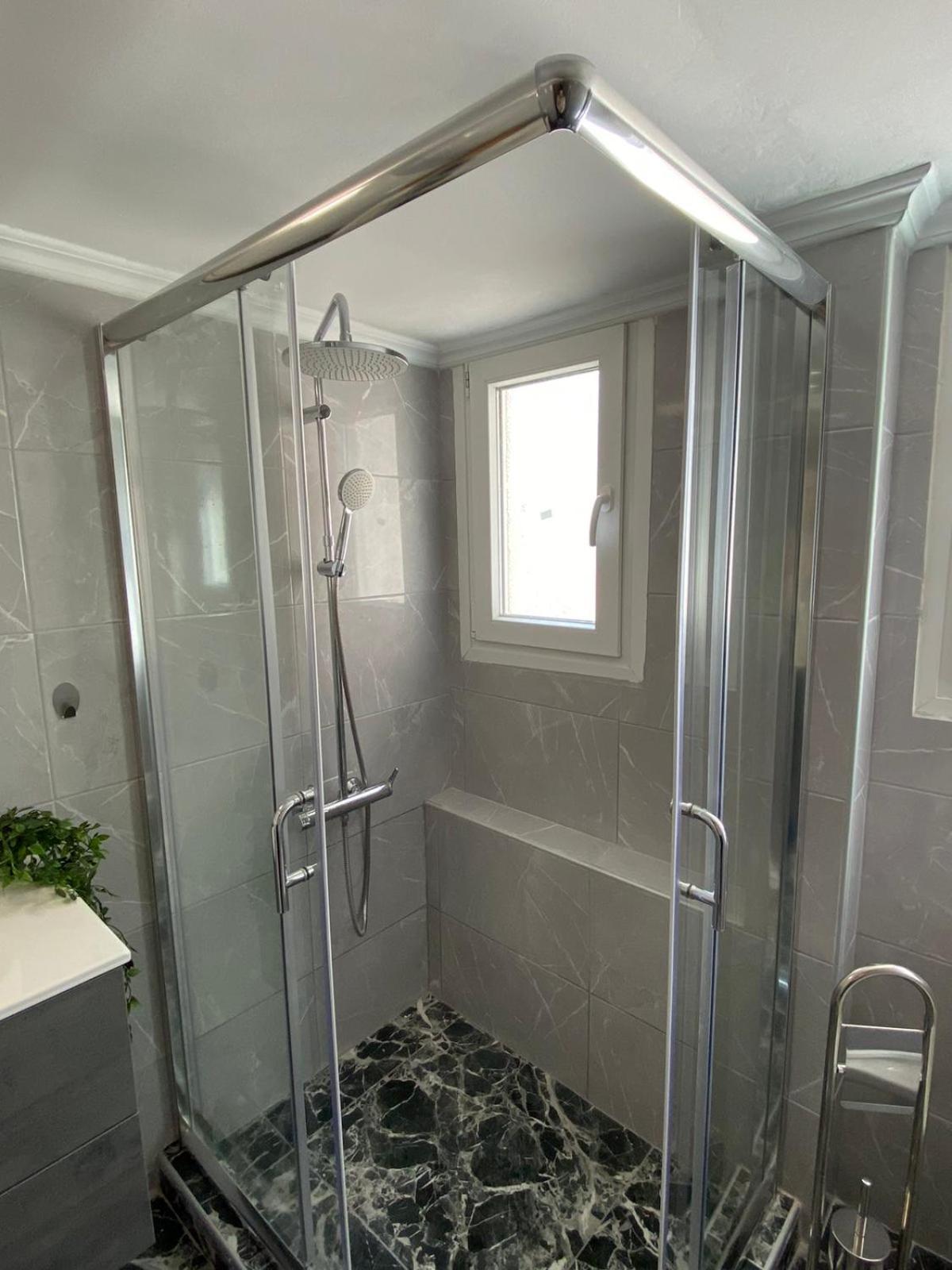 Gnaios penthouse