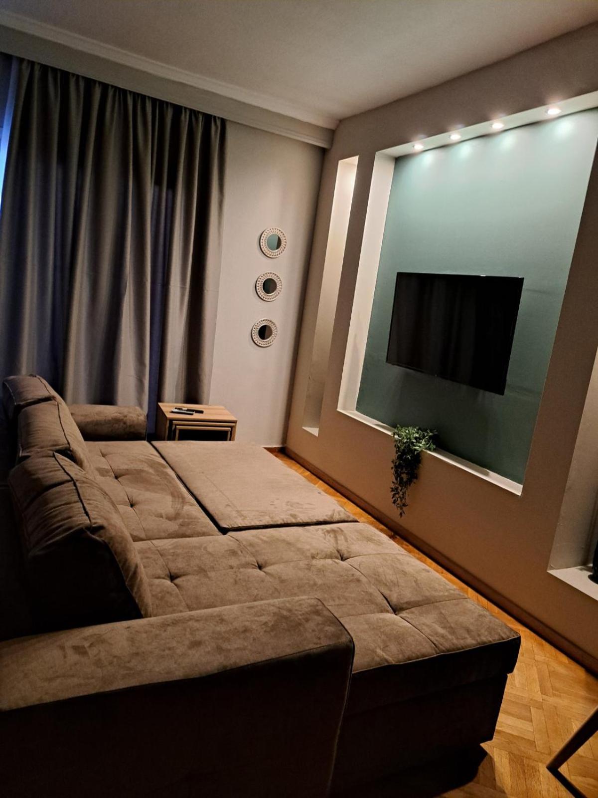 Gnaios penthouse
