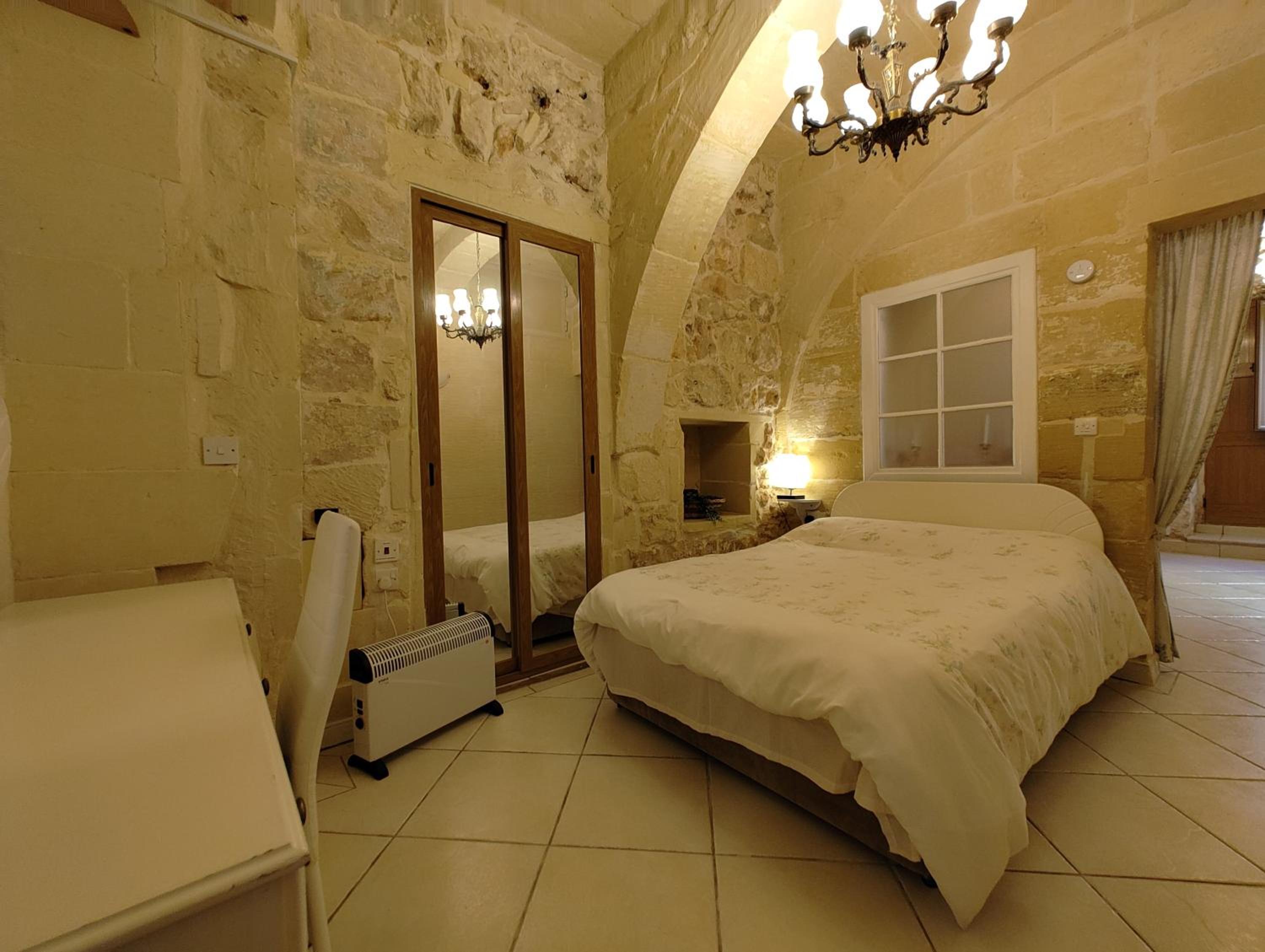 Charming rustic getaway in Xaghra, Gozo. view 3