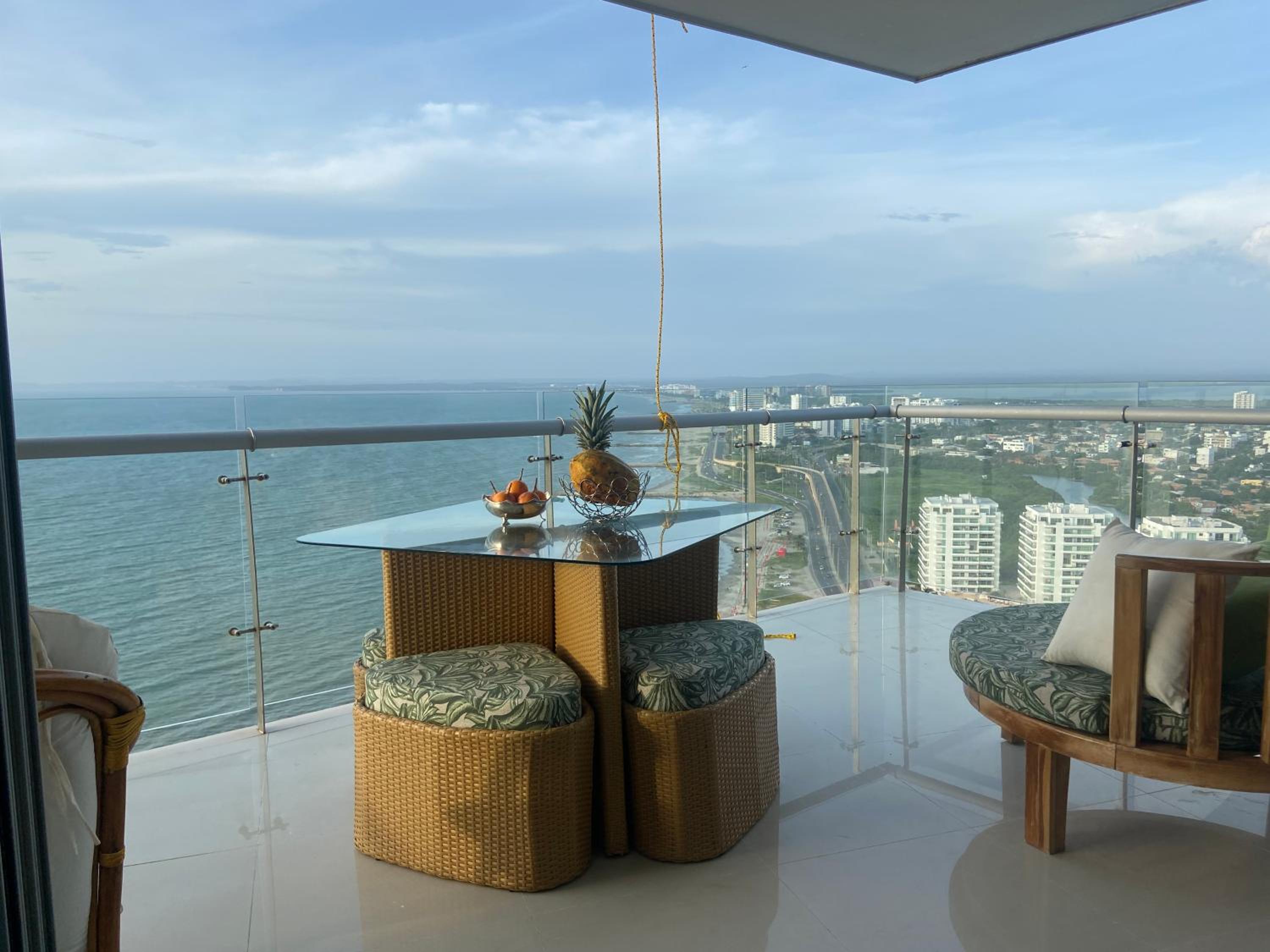 SkyMar Luxury 27