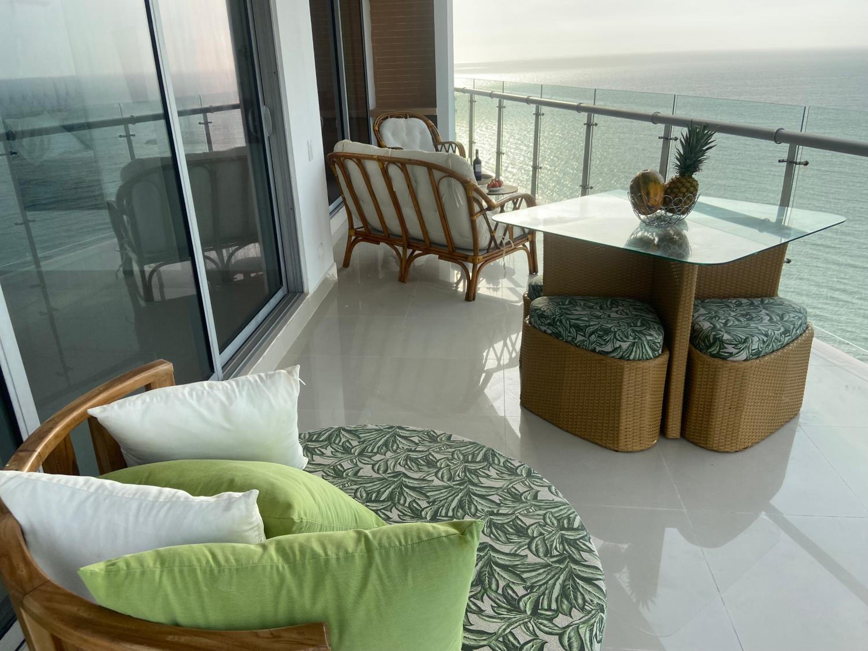 SkyMar Luxury 27