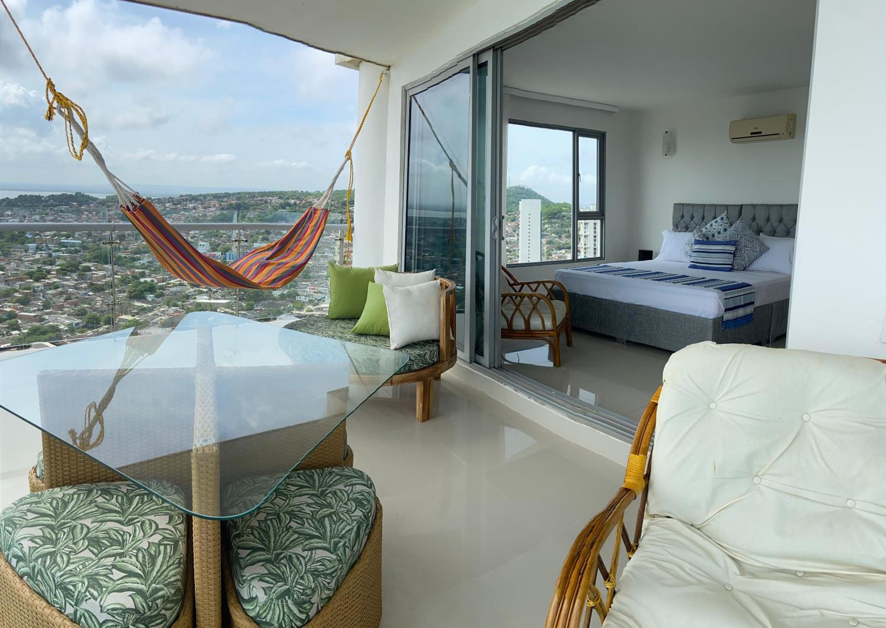 SkyMar Luxury 27