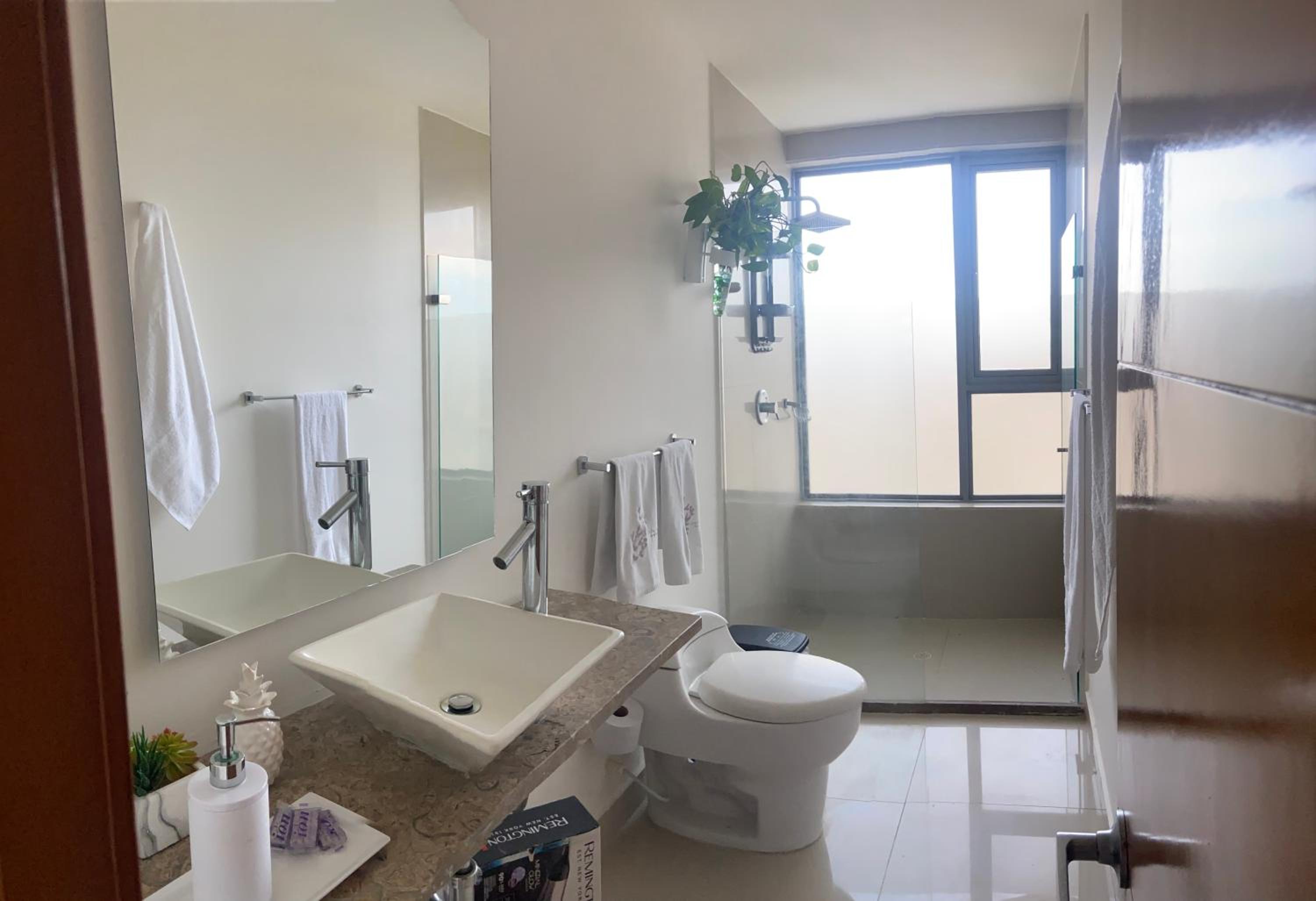 SkyMar Luxury 27