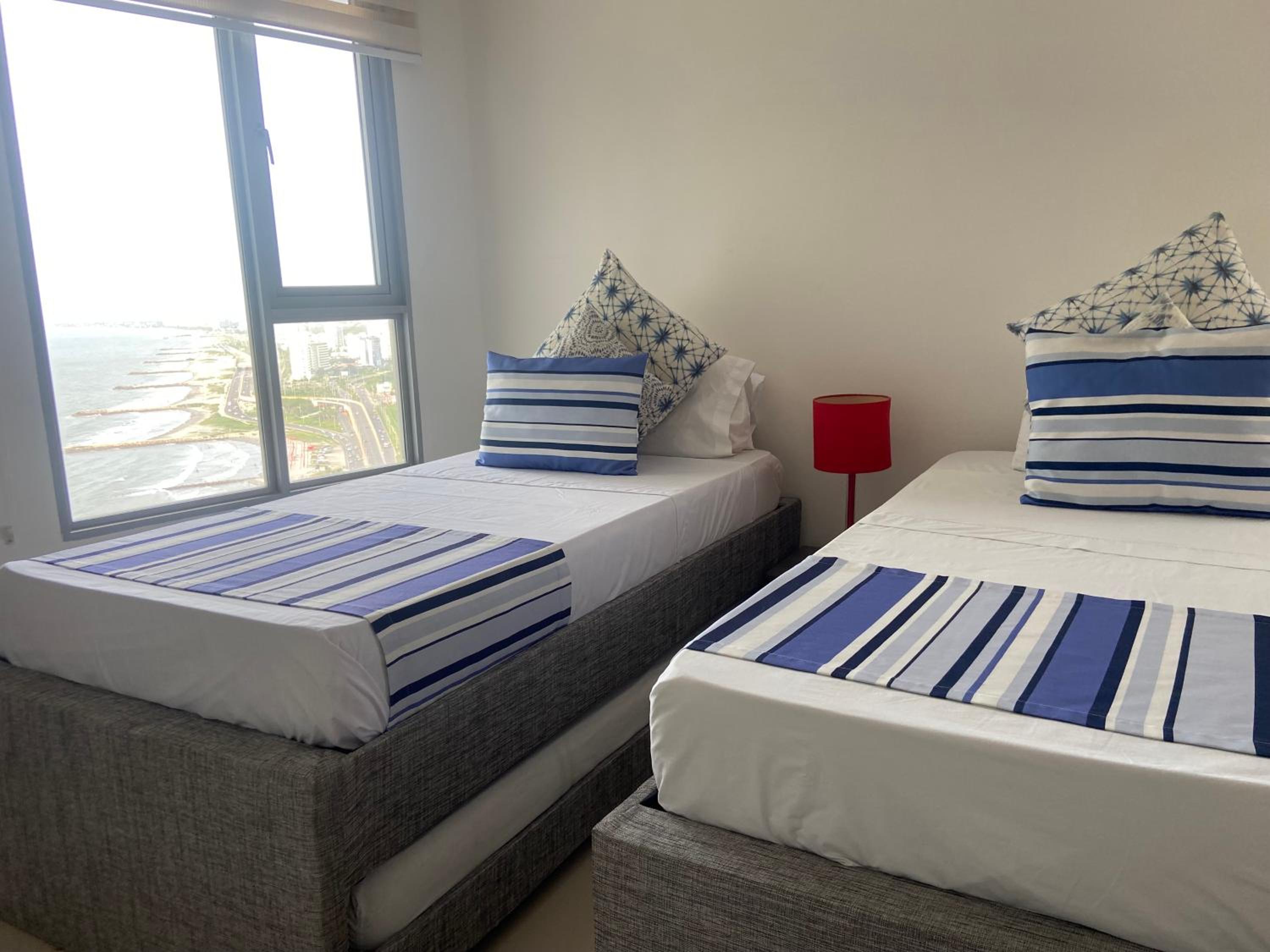 SkyMar Luxury 27