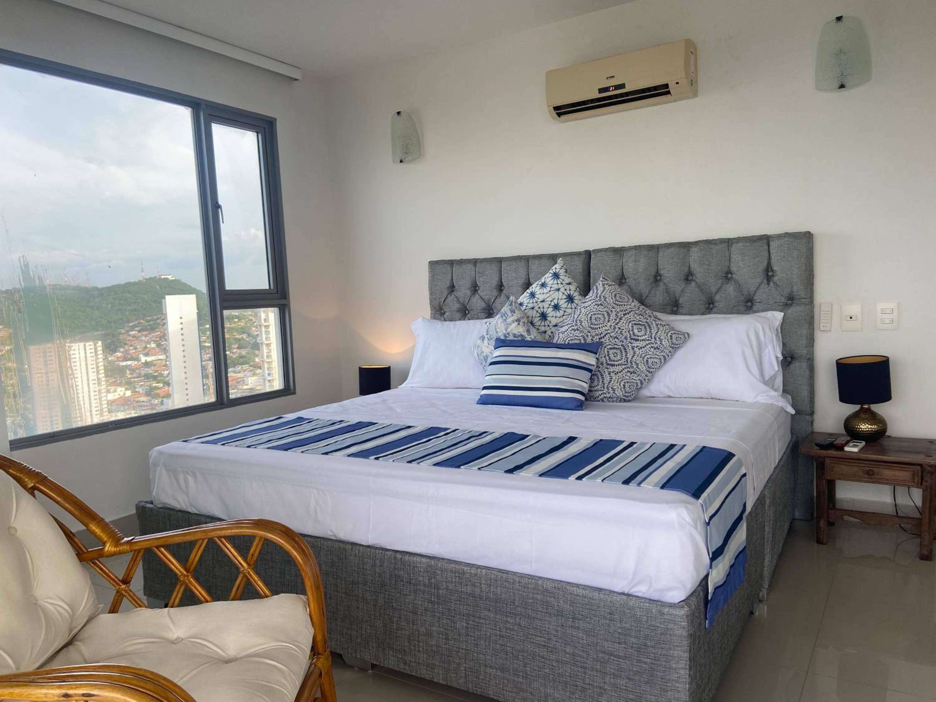 SkyMar Luxury 27