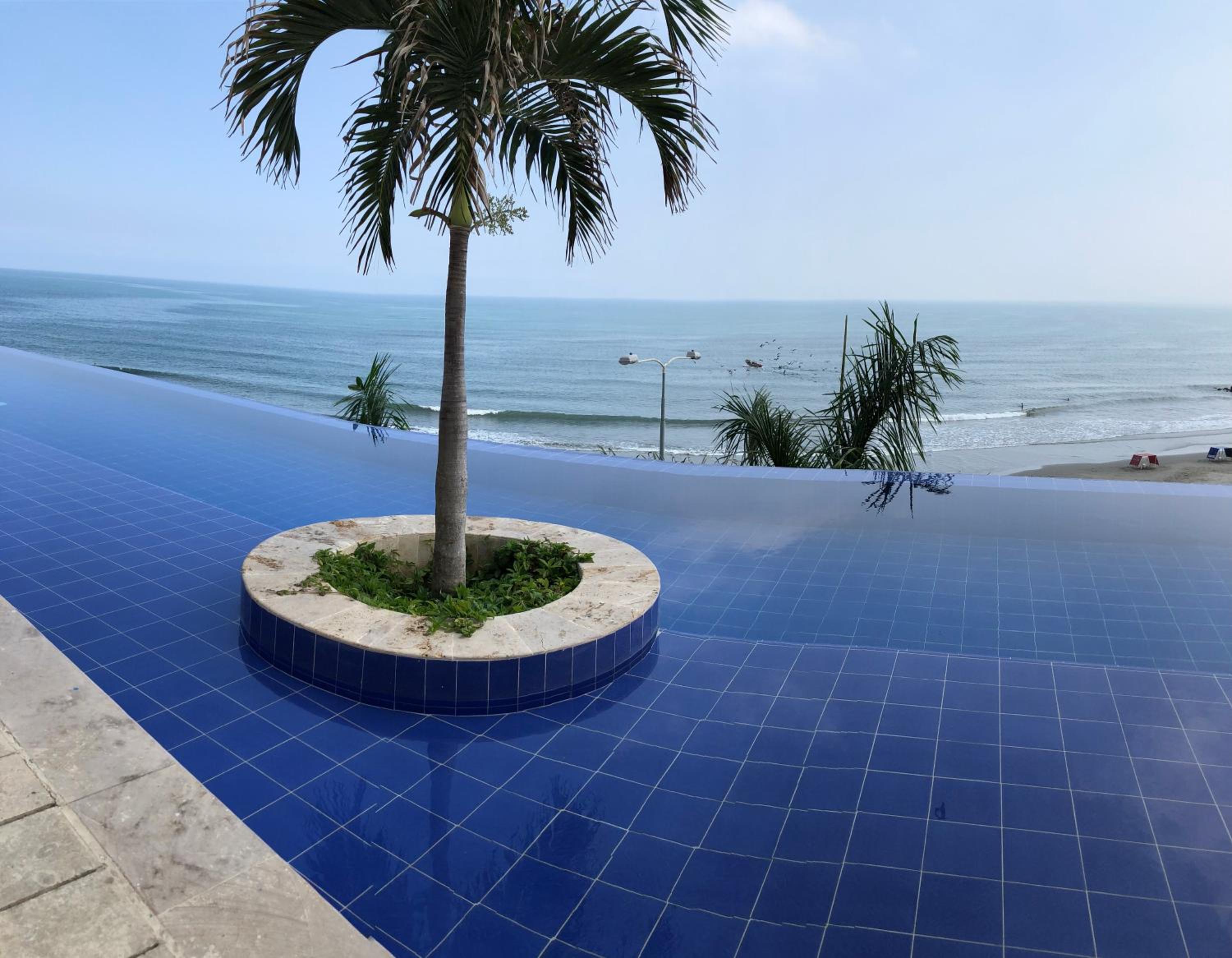 SkyMar Luxury 27