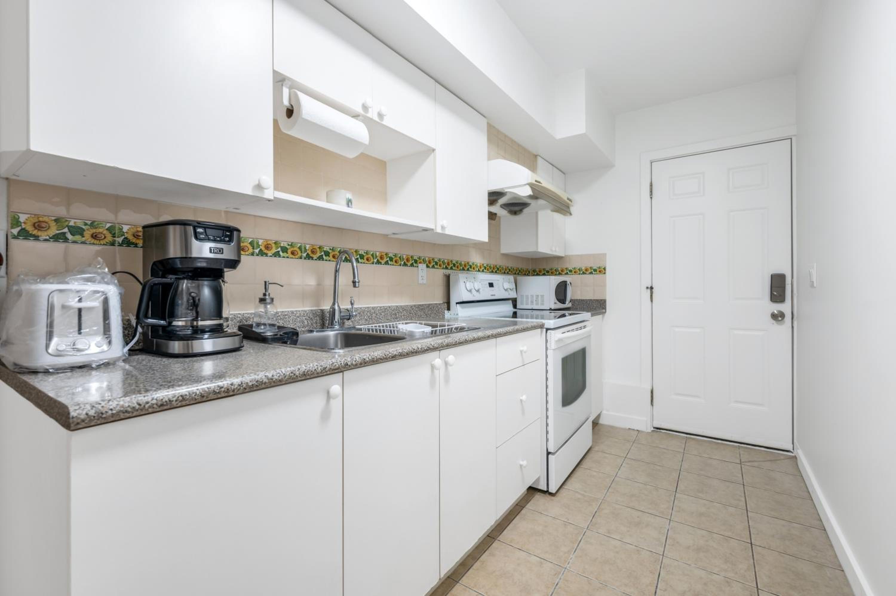 Luxury Delta 2BD Suit on ground floor