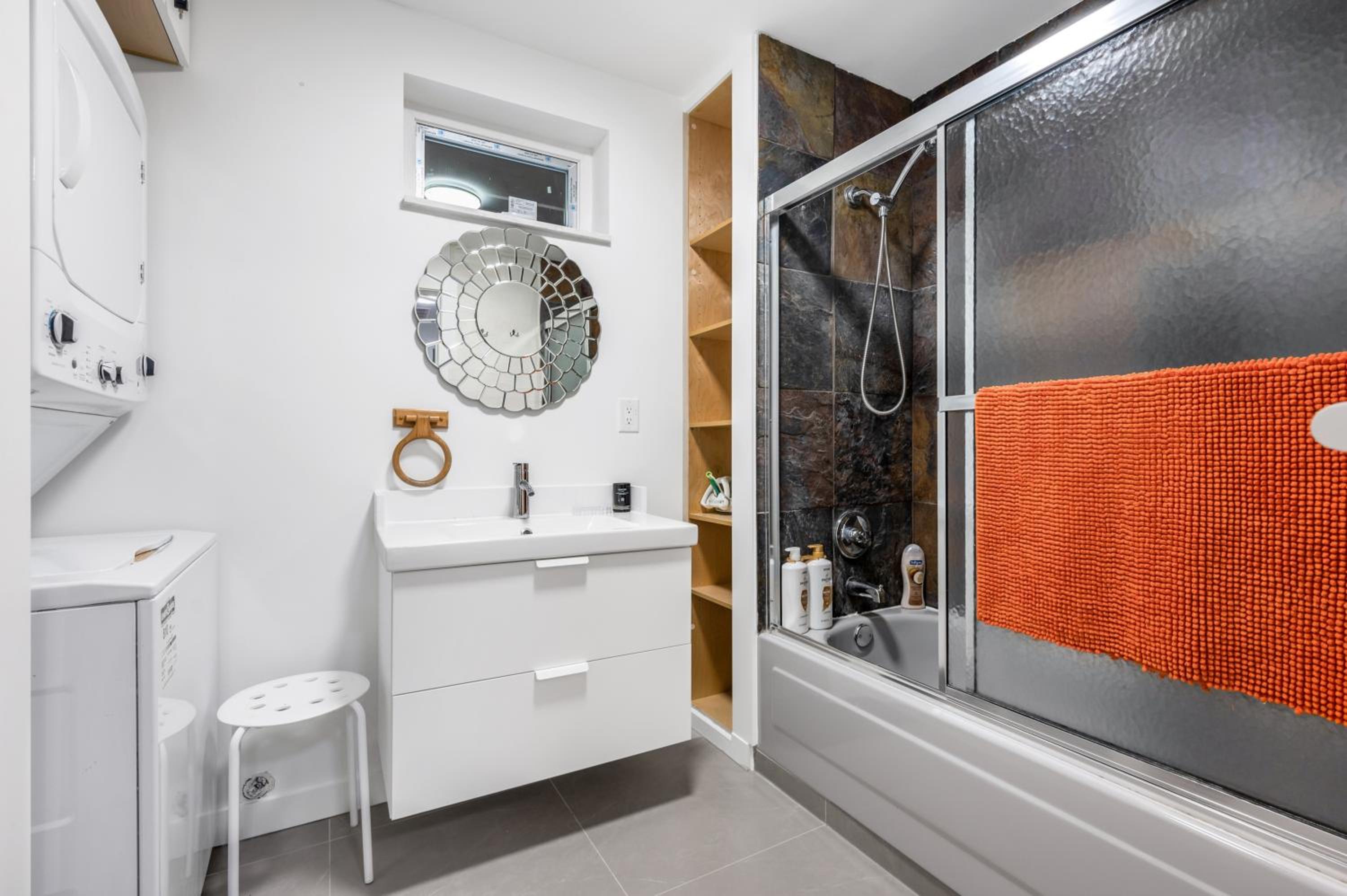 Luxury Delta 2BD Suit on ground floor