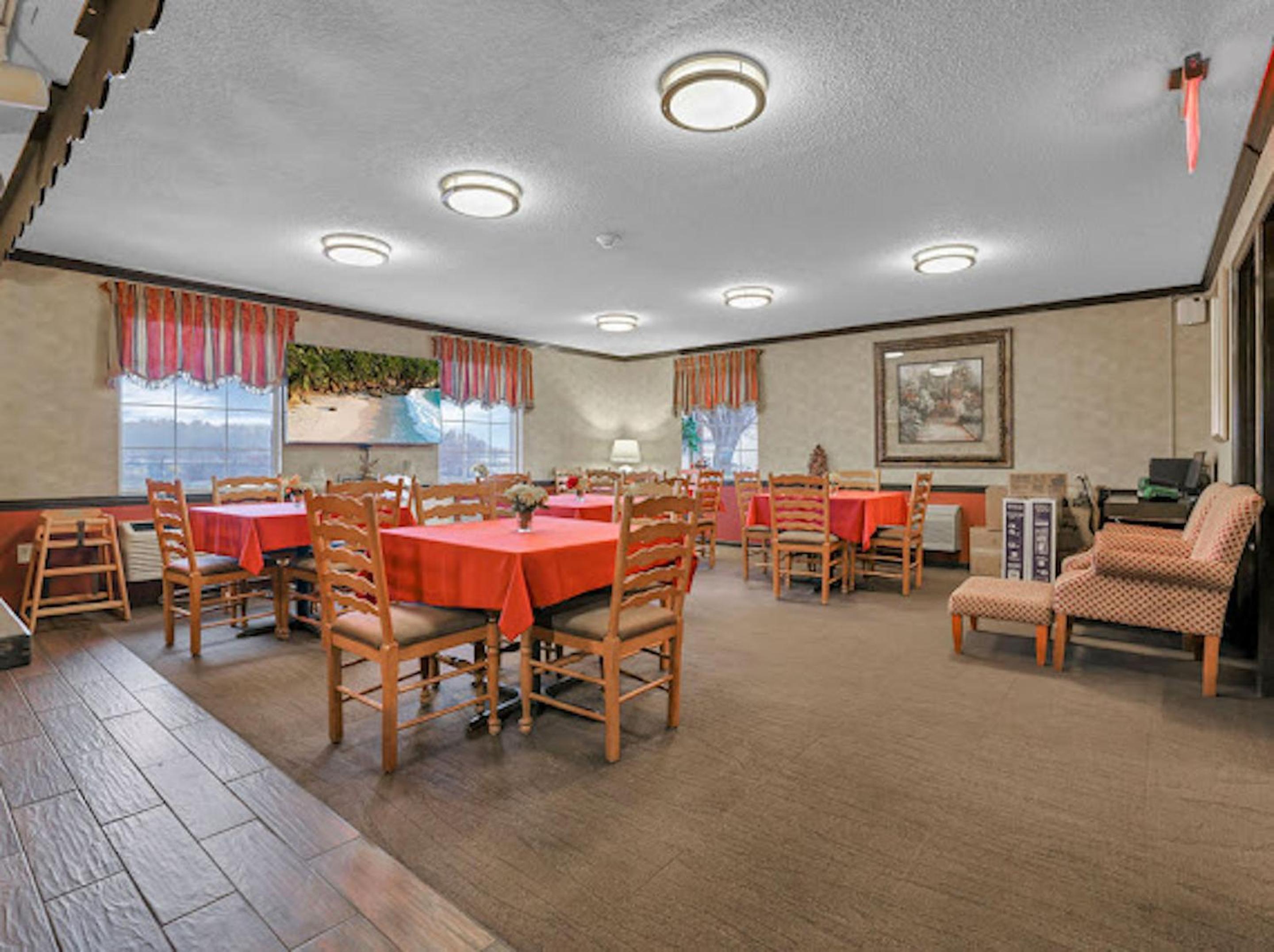 Red Roof Inn Uhrichsville
