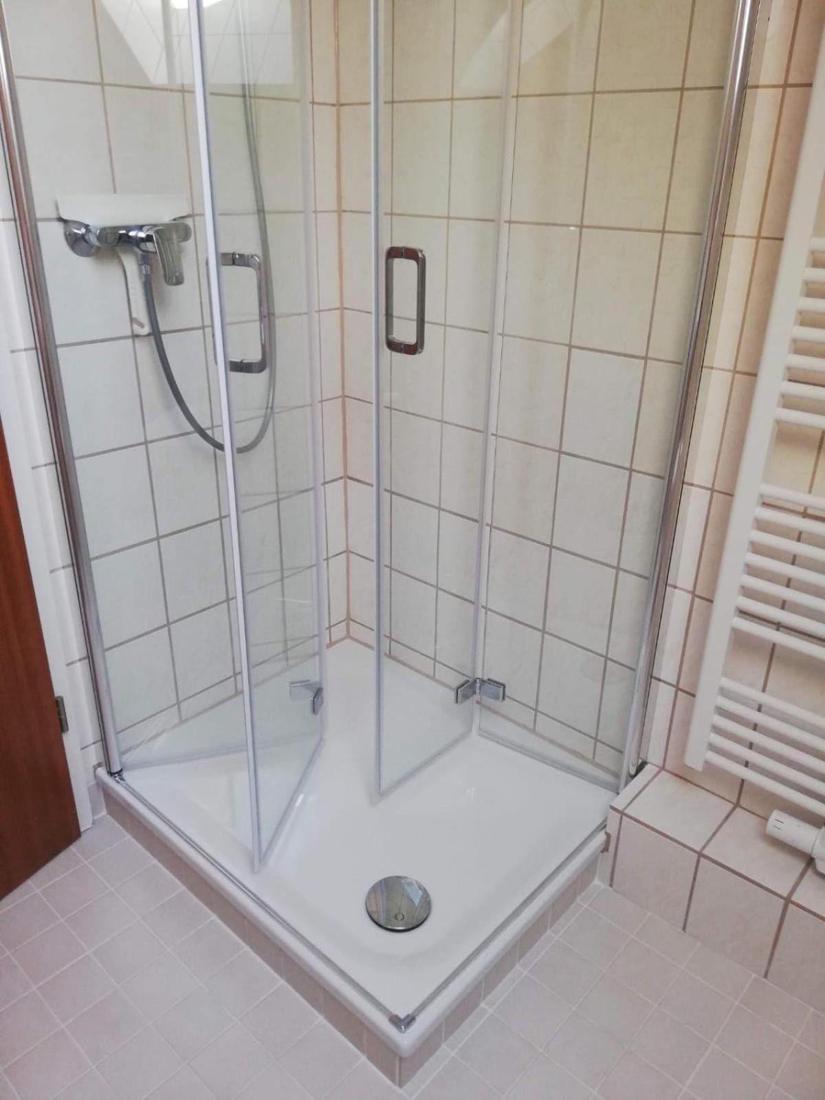 Ferienwohnung-Volker en Tönning — bathroom