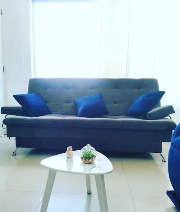 Moderno y lindo apartamento de 3 habitaciones cerca al aeropuerto