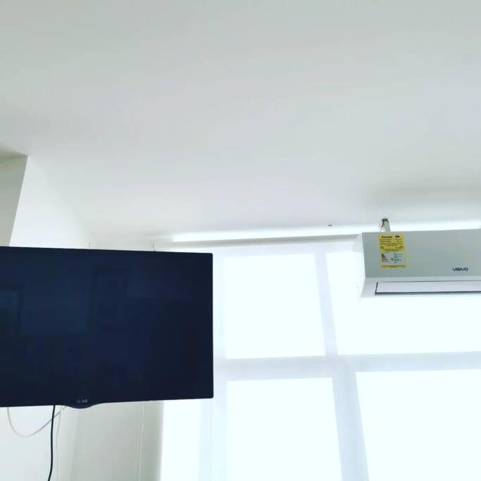Moderno y lindo apartamento de 3 habitaciones cerca al aeropuerto