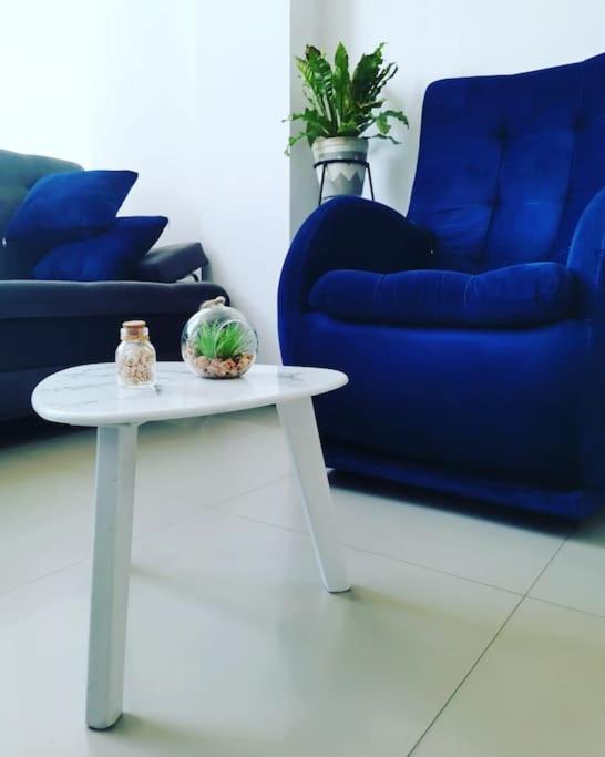 Moderno y lindo apartamento de 3 habitaciones cerca al aeropuerto