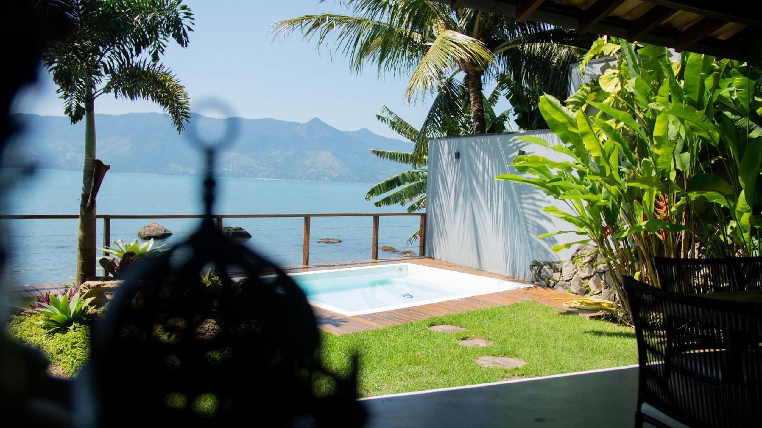 Casa Pé na Areia em frente à Ilhabela