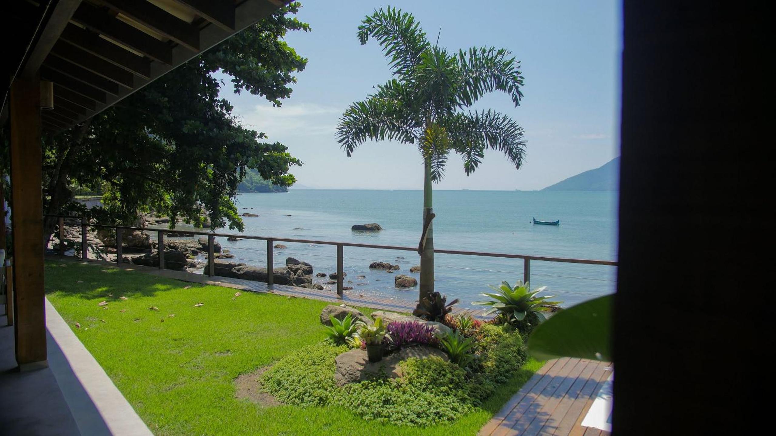 Casa Pé na Areia em frente à Ilhabela