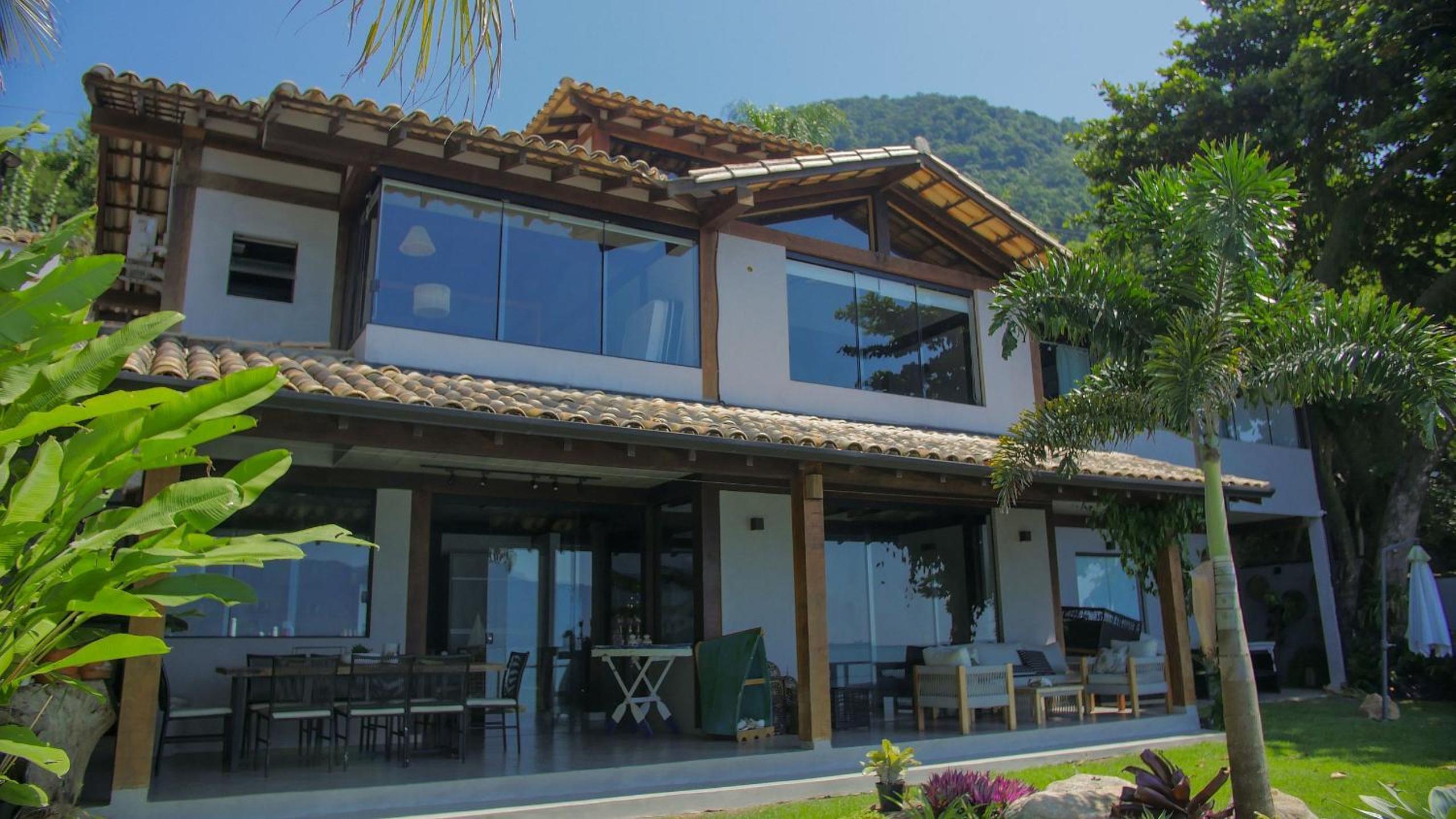 Casa Pé na Areia em frente à Ilhabela