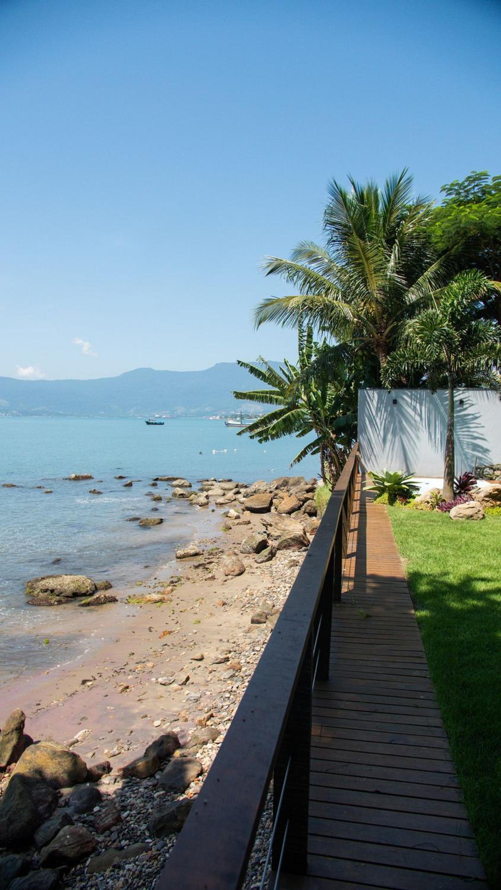 Casa Pé na Areia em frente à Ilhabela