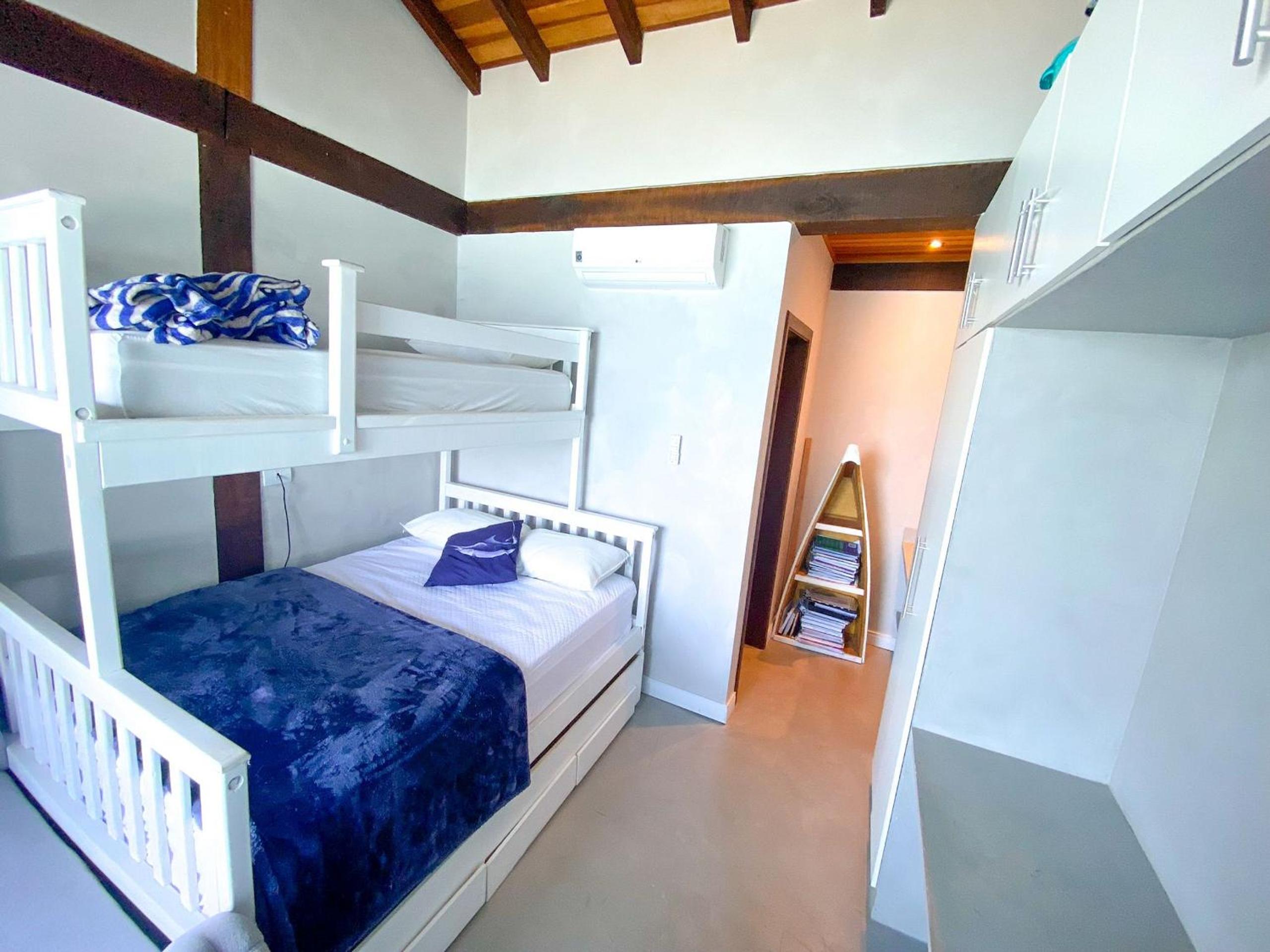 Casa Pé na Areia em frente à Ilhabela