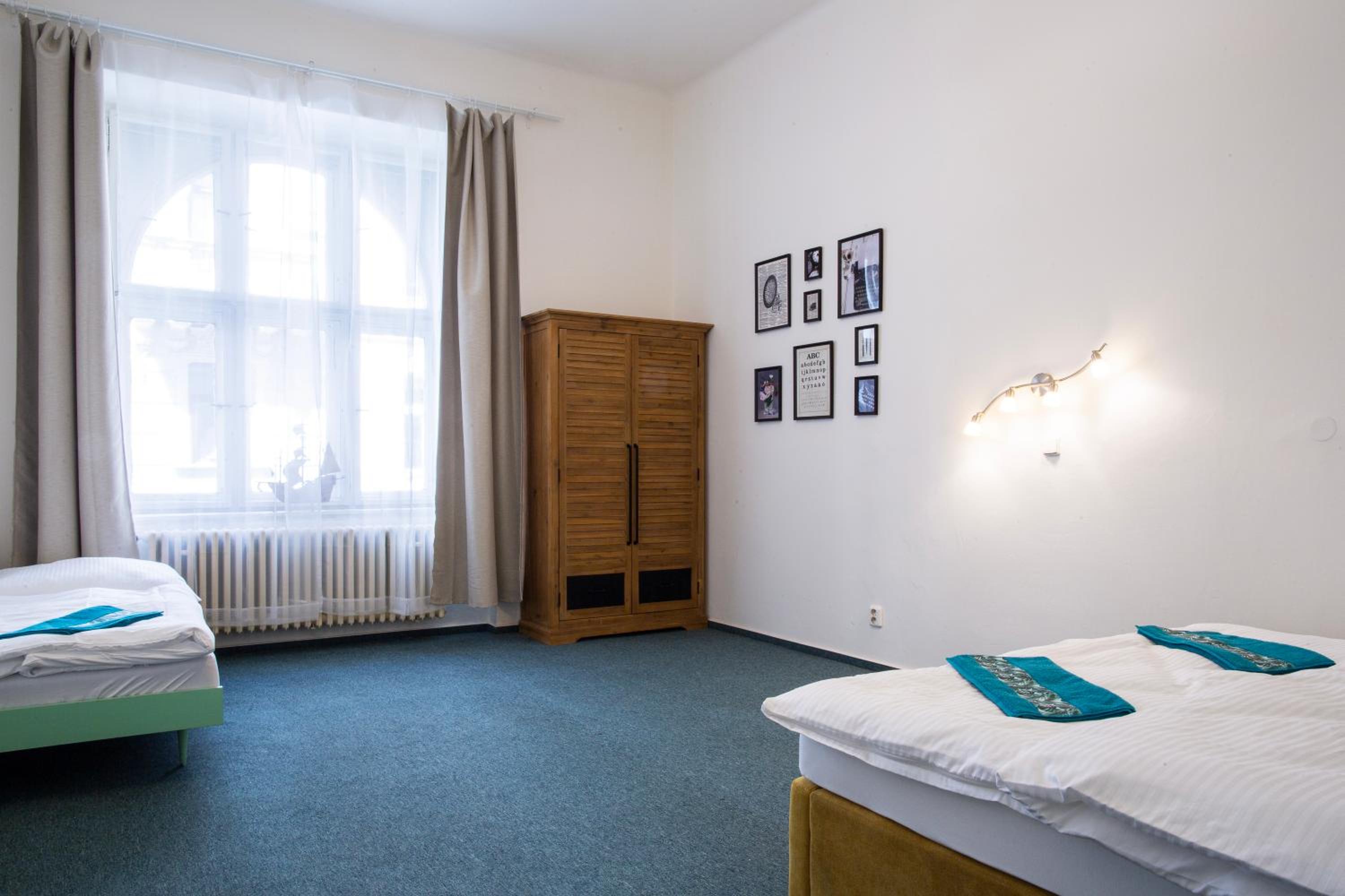 Large 3 BDR APT in the heart of Prague