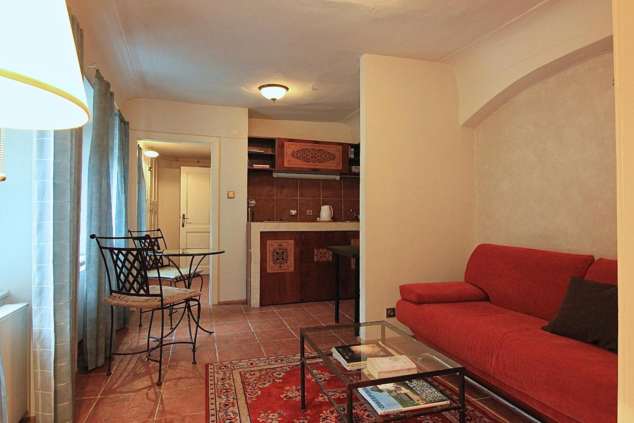 1 Bed Flat - Sleeps 3 - Courtyard - Wifi
