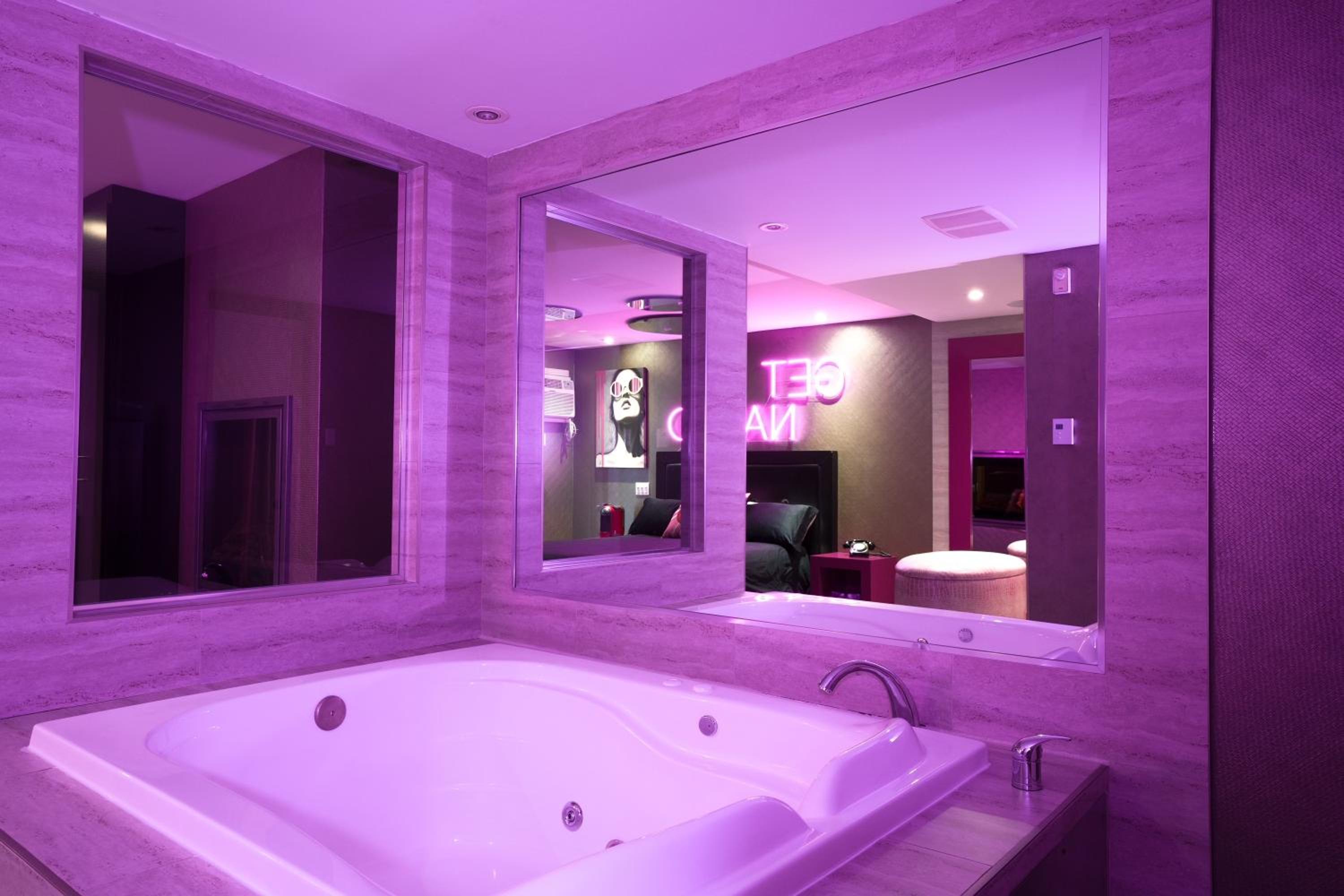 Le Fabreville Motel  Suites - Property Image 3