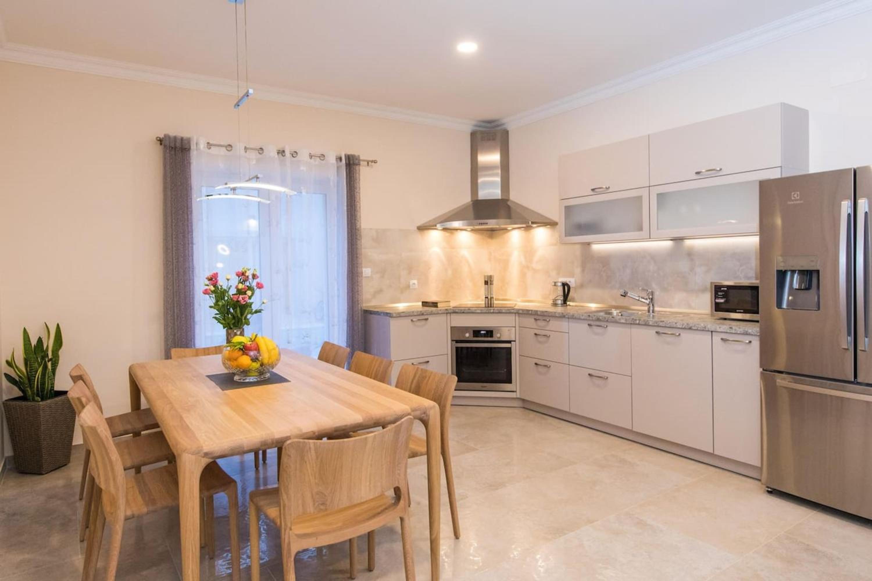 Spacious Villa with Private Pool in Dubrovnik