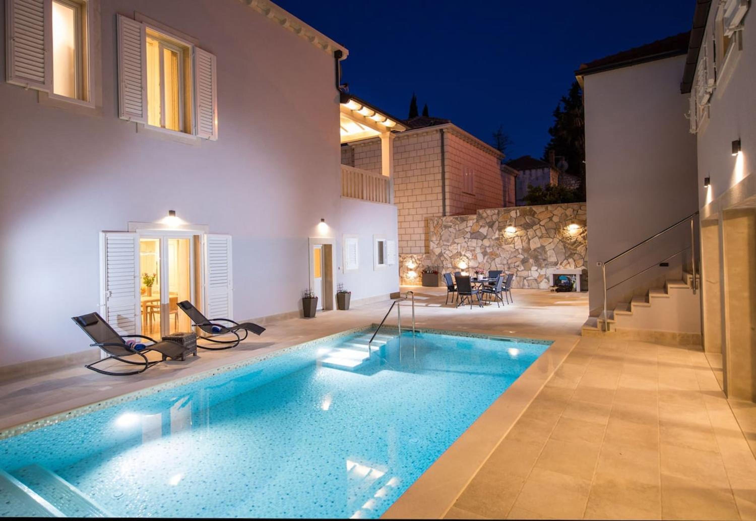 Spacious Villa with Private Pool in Dubrovnik