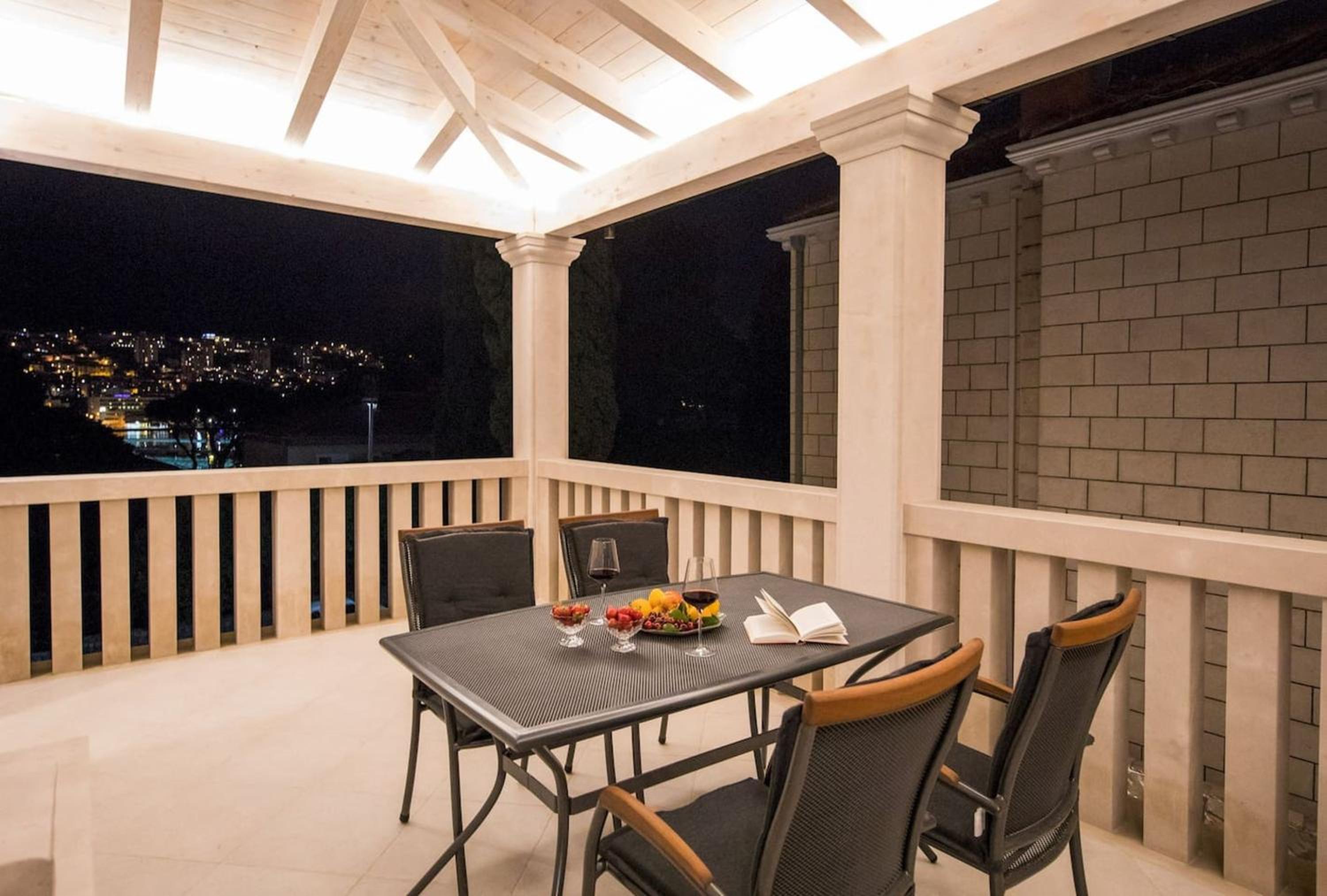 Spacious Villa with Private Pool in Dubrovnik