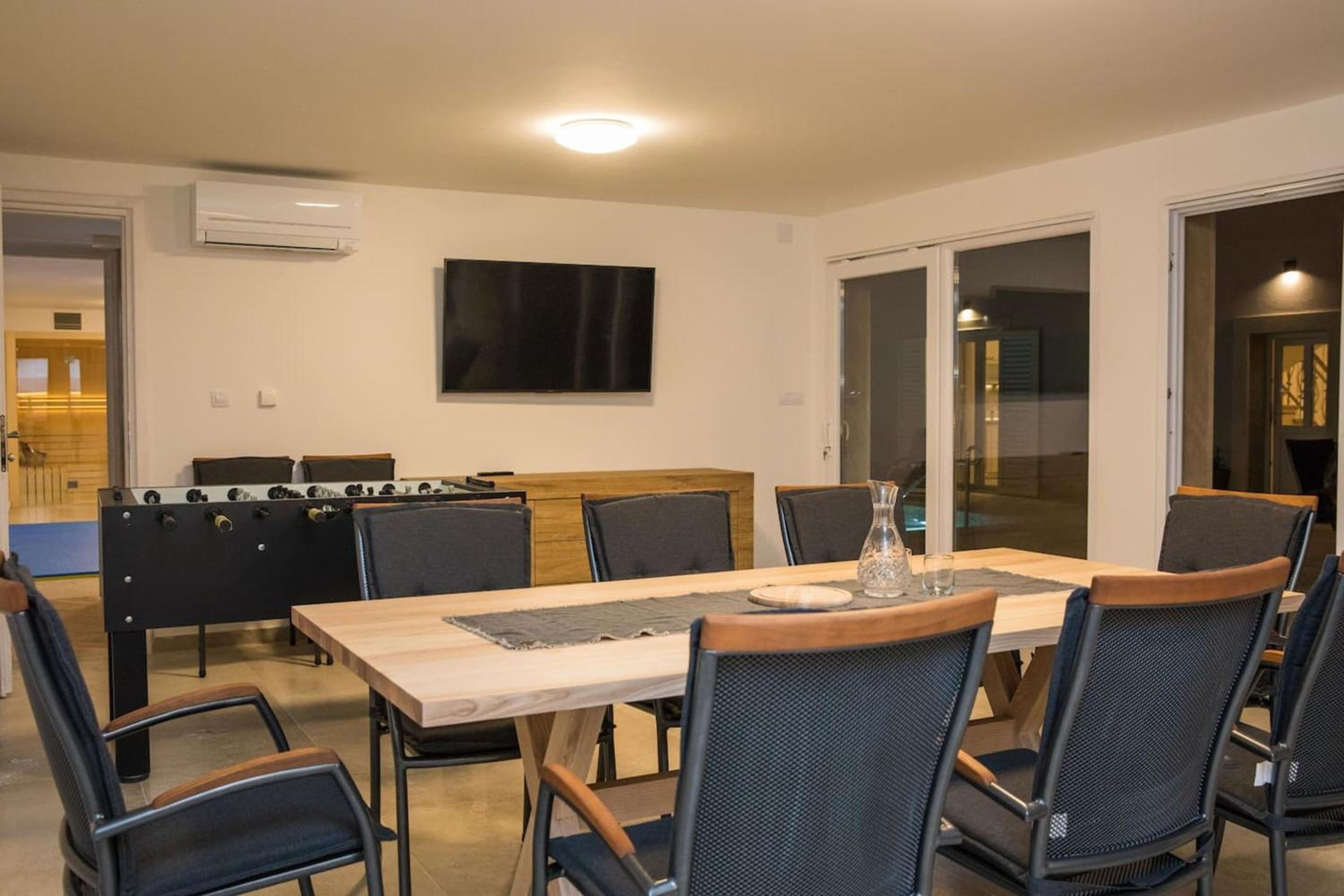 Spacious Villa with Private Pool in Dubrovnik