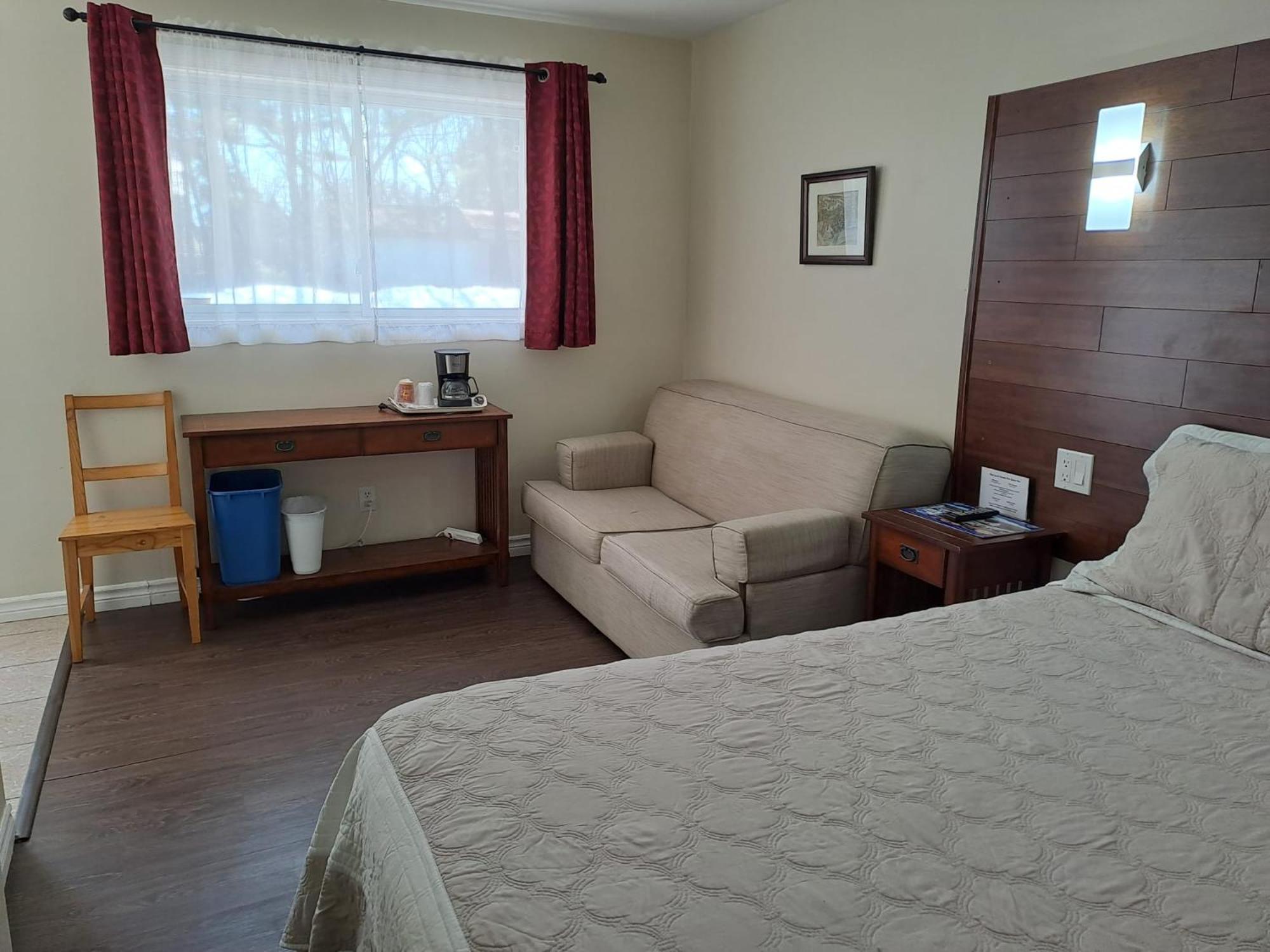 Three Island Motel