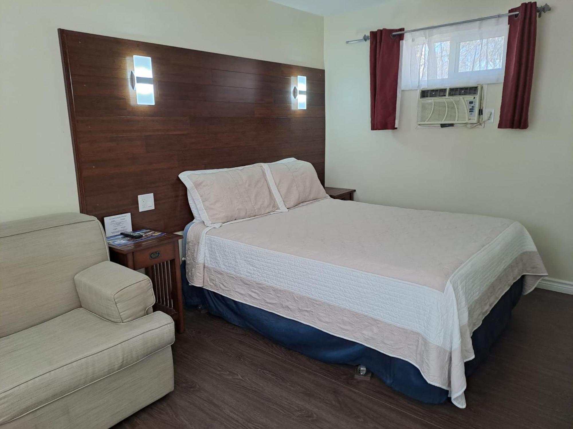 Three Island Motel