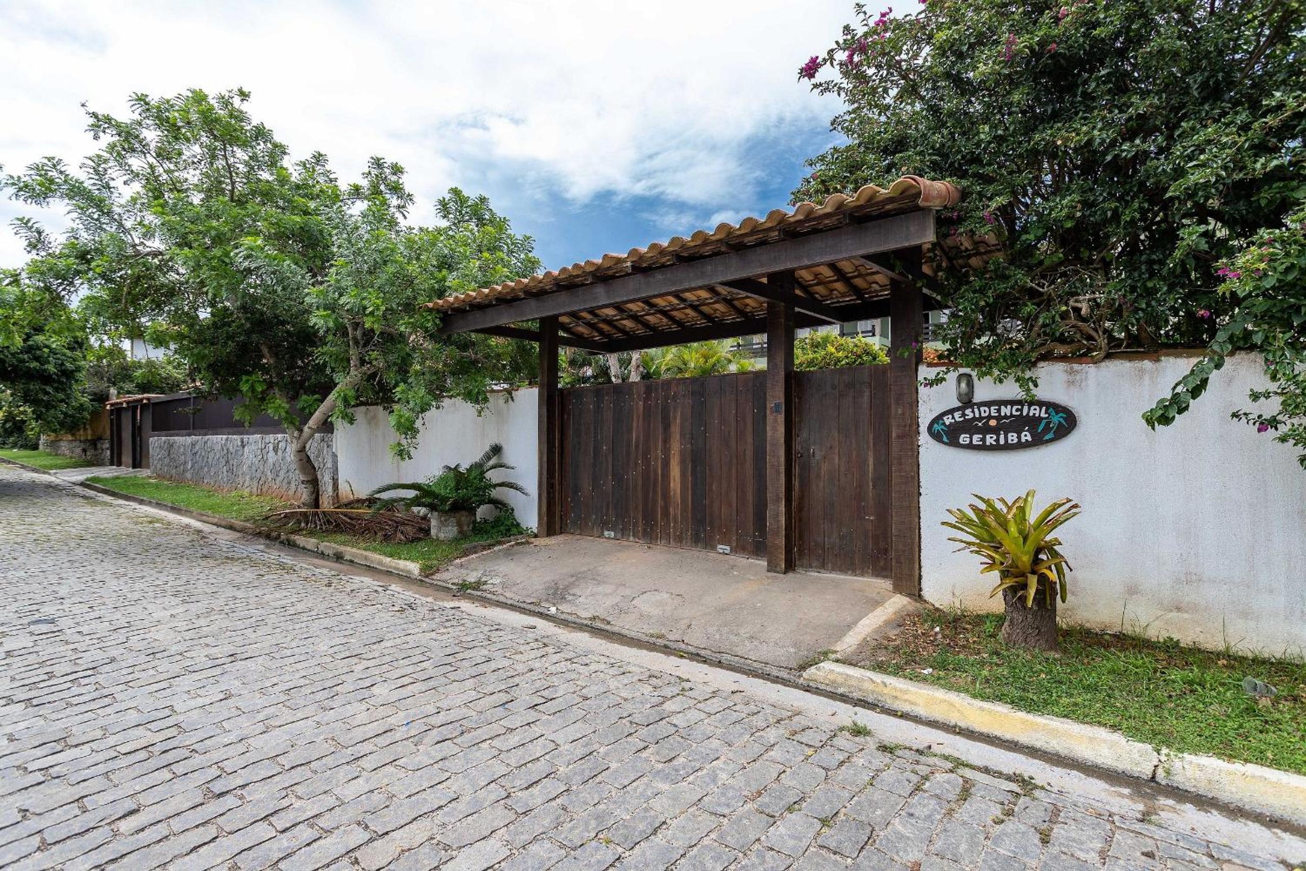 BAIUKA 80m da praia de GERIBA, PISCINA, GARAGEM, WIFI 500mbs e CHURRASQUEIRA exclusiva