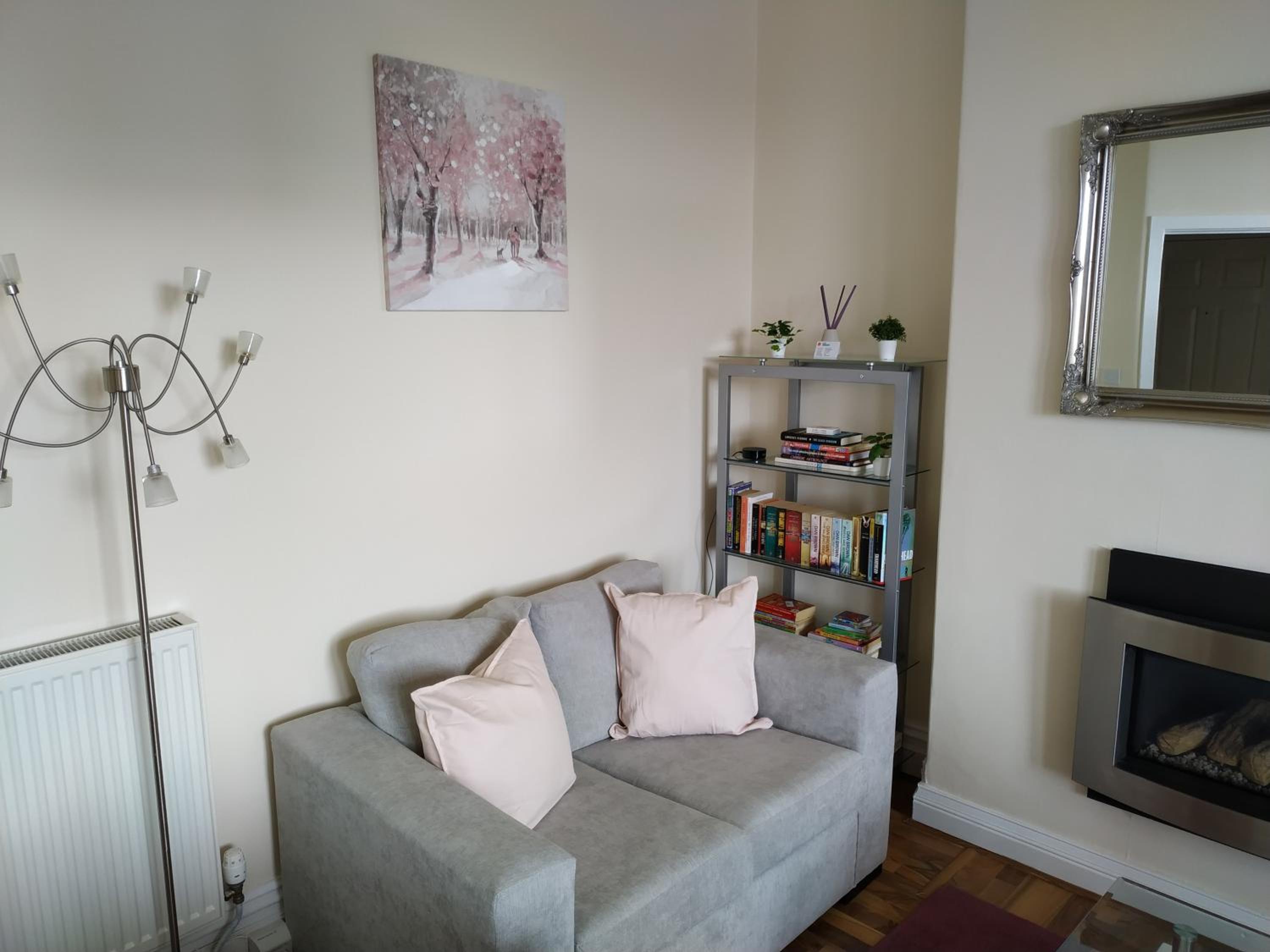Modern 2bed close to the Promenade & Theatre view 4