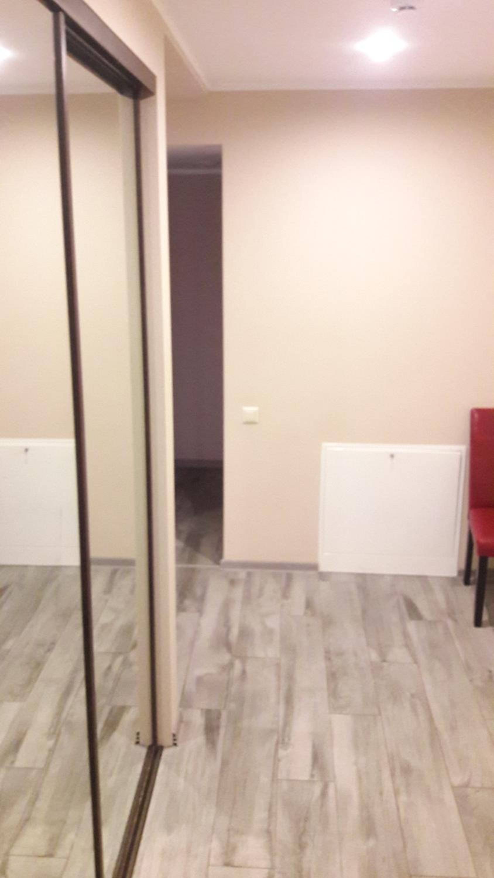 Spacious apartment in the quiet center view 4