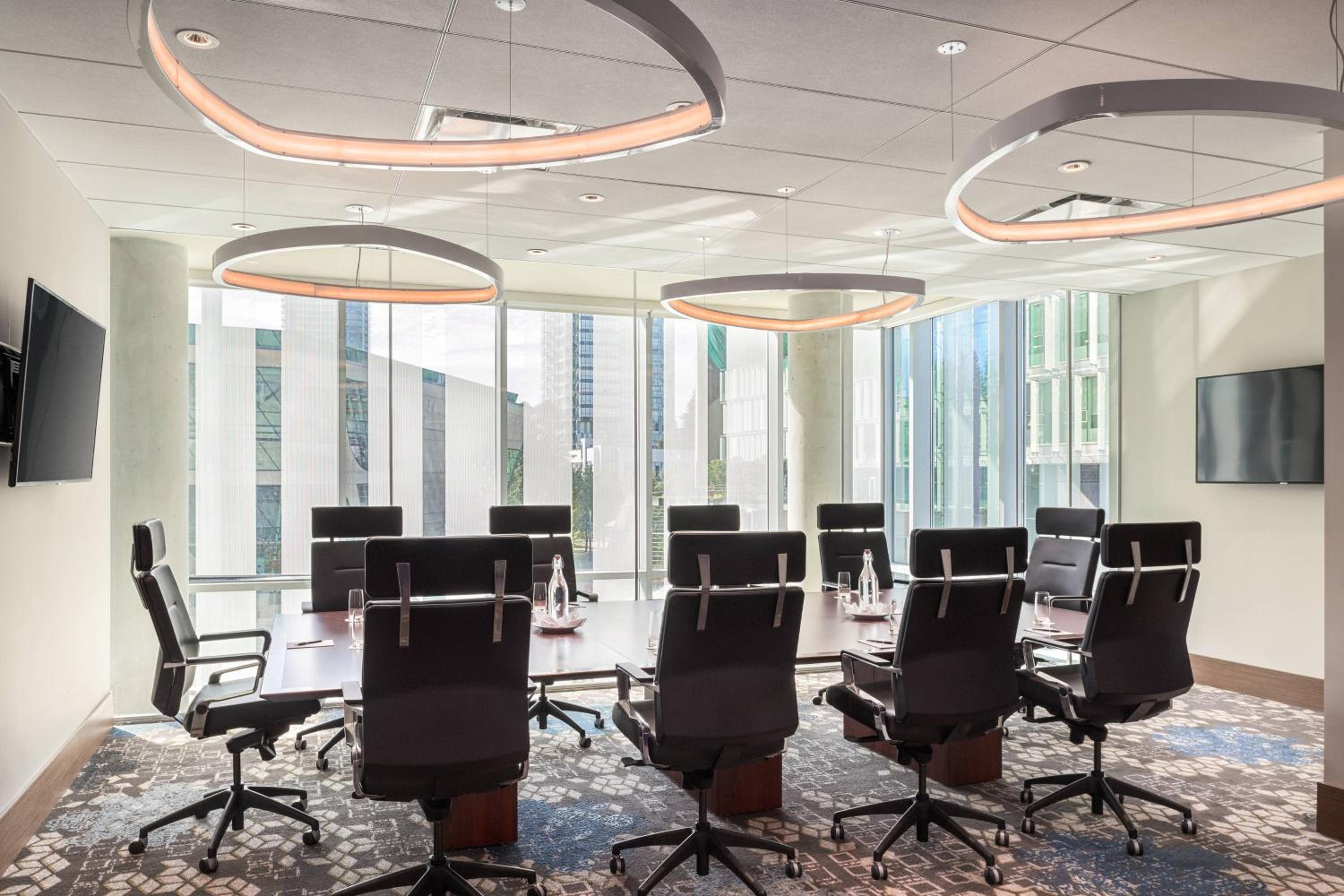 Surrey Vacations - Civic Hotel, Autograph Collection - Property Image 3