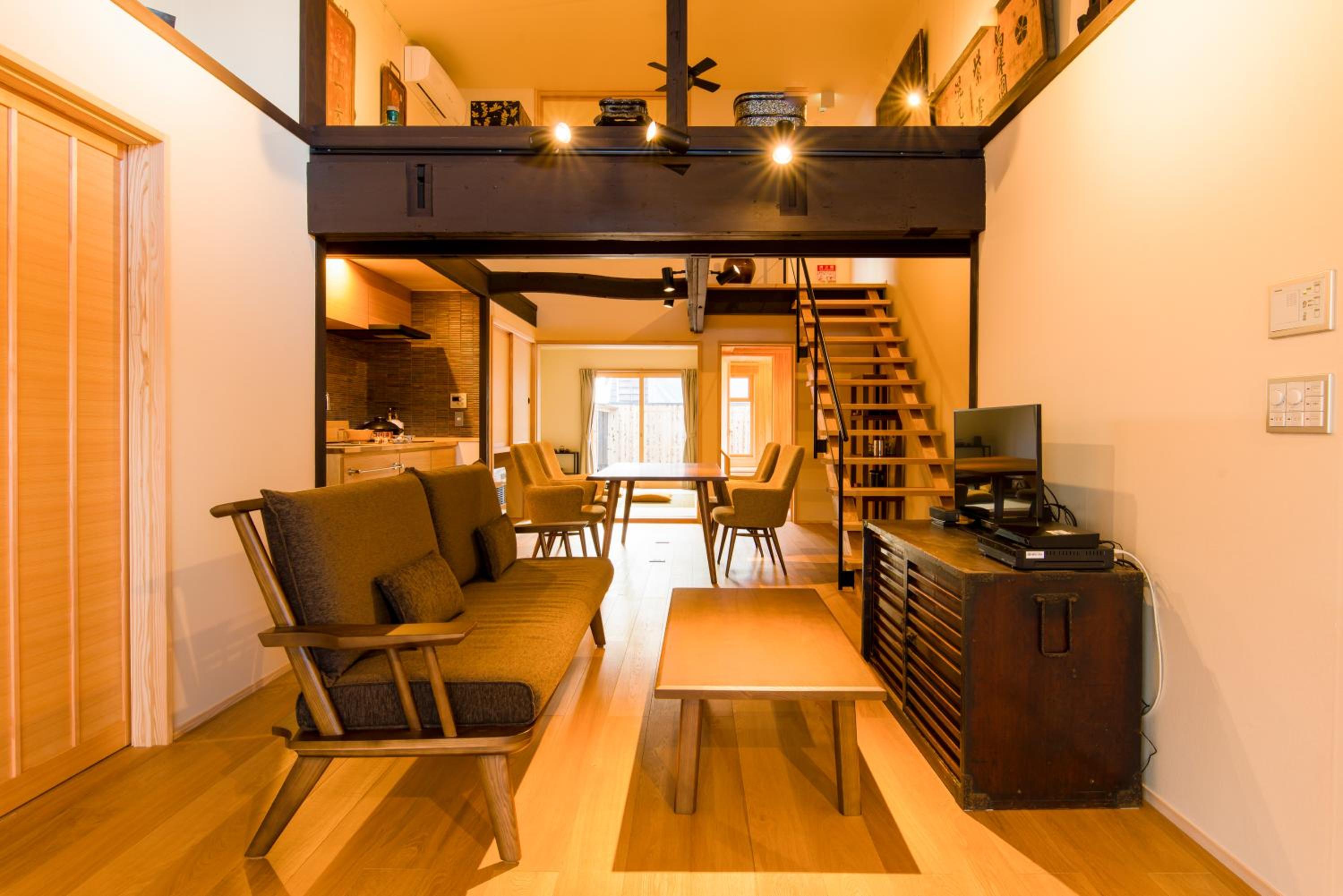 Tsumesyo Mikuni view 5