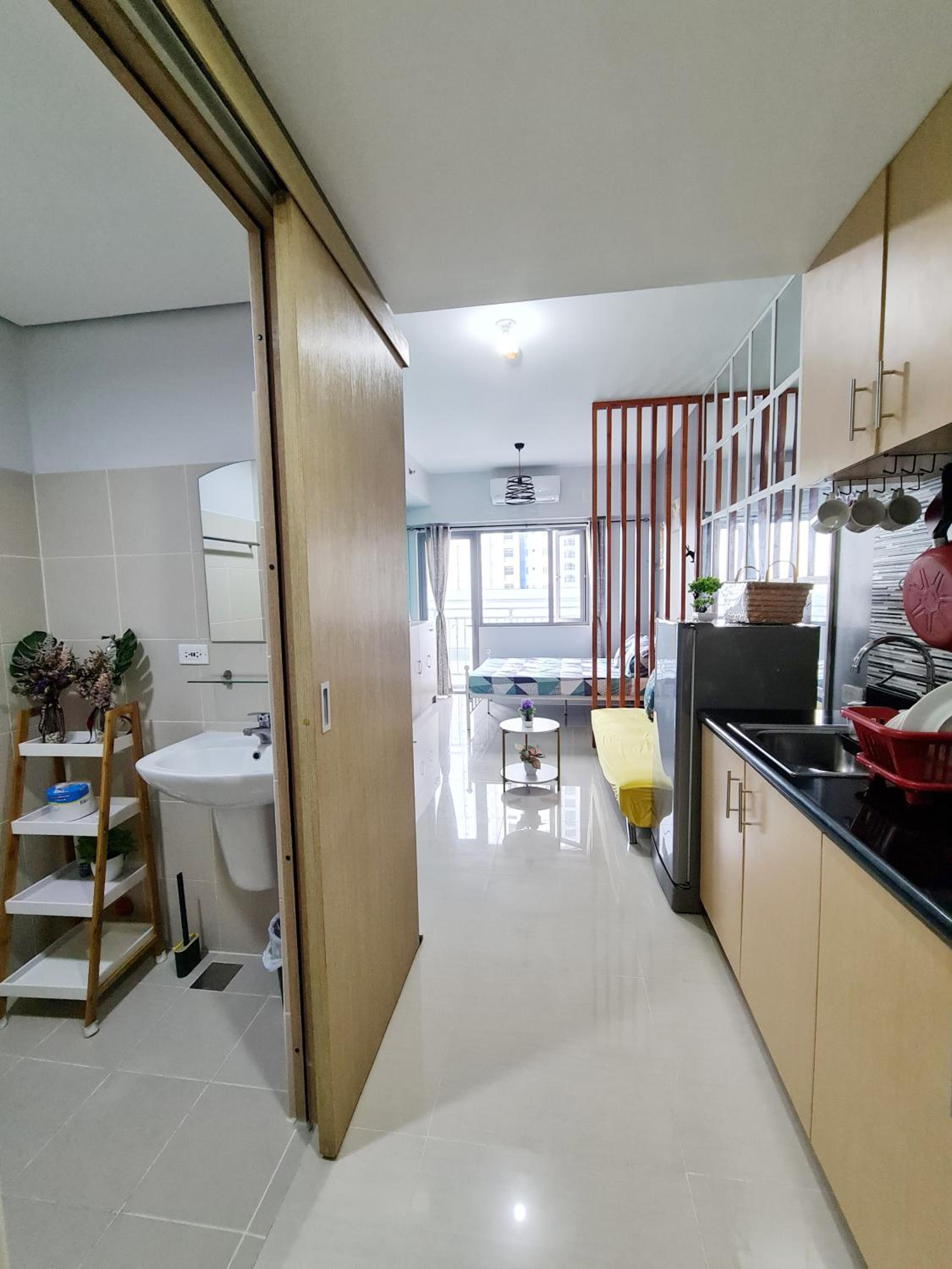 Stylish New Unit w/ Balcony at Fern Residences view 2