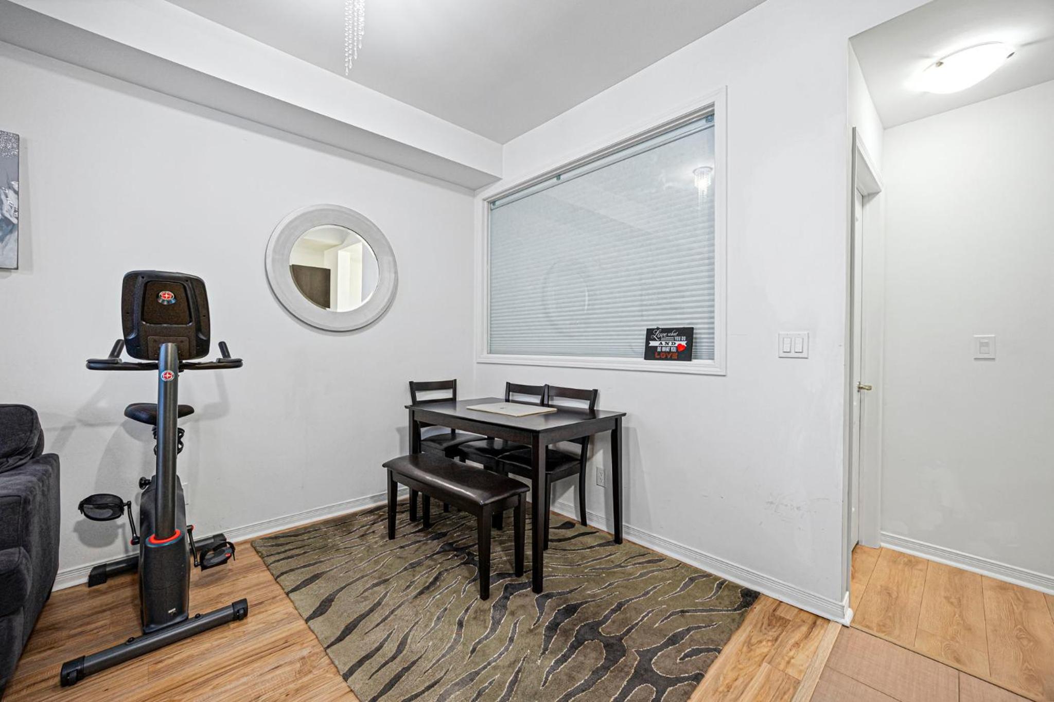Beautiful Townhouse Near Yorkdale Mall, Wilson Subway