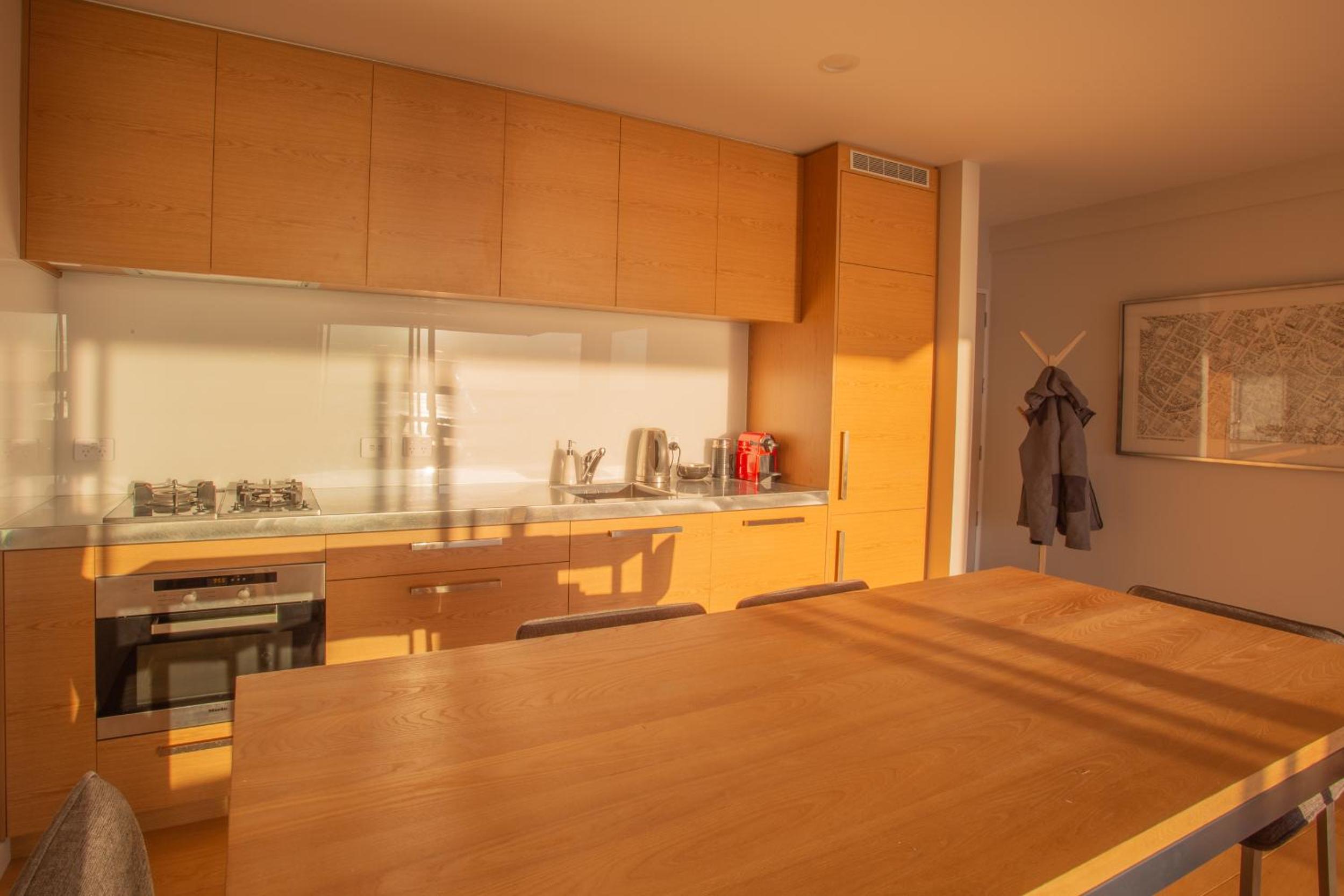 Beautiful Balmoral Hill Apartment view 5