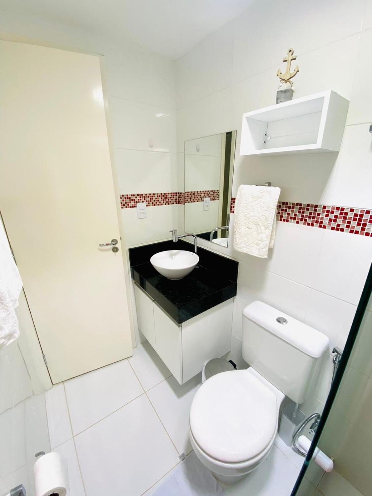 Apartamento encantador térreo em condomínio fechad