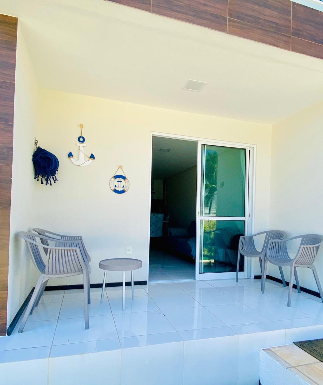 Apartamento encantador térreo em condomínio fechad