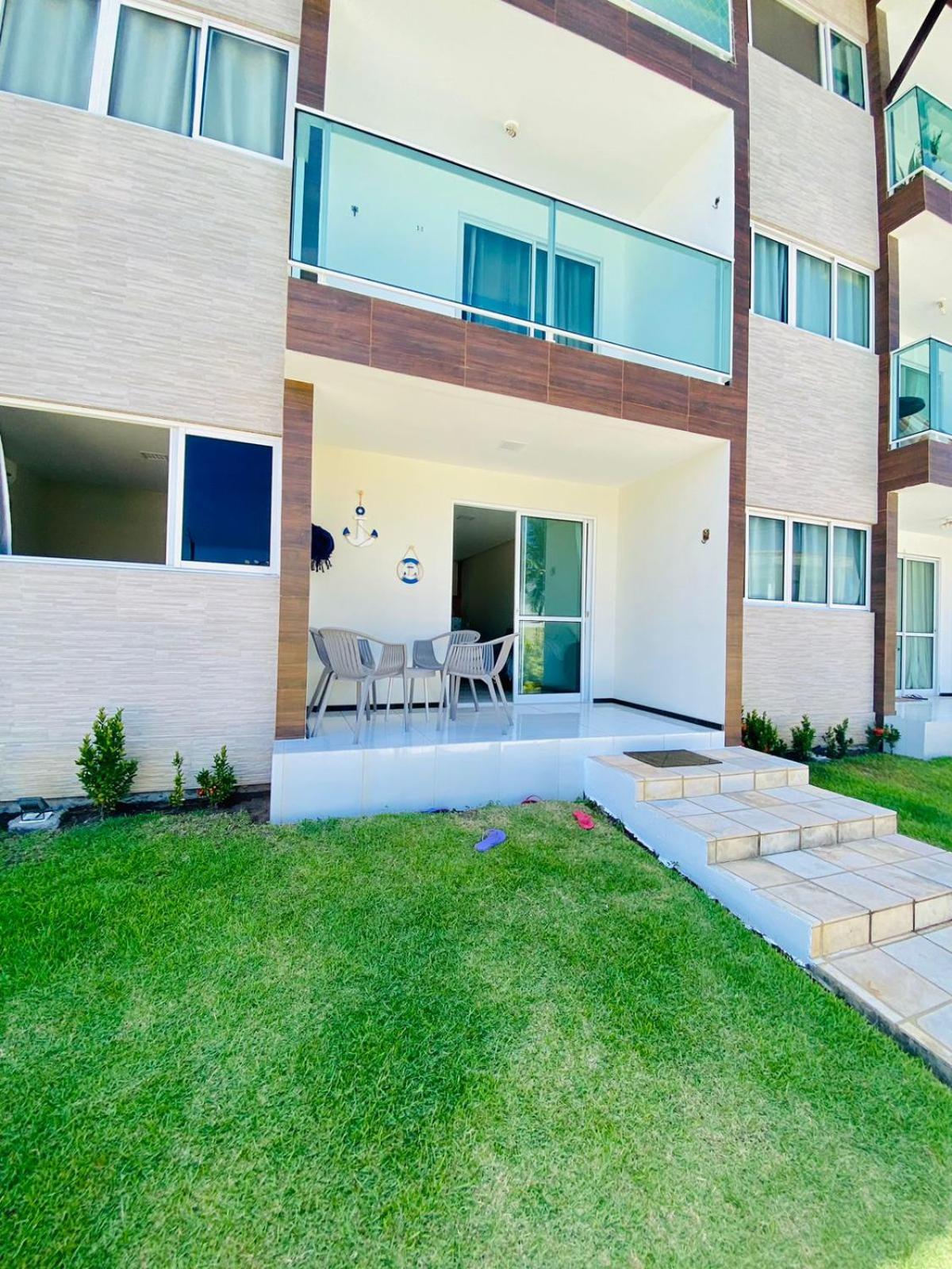 Apartamento encantador térreo em condomínio fechad