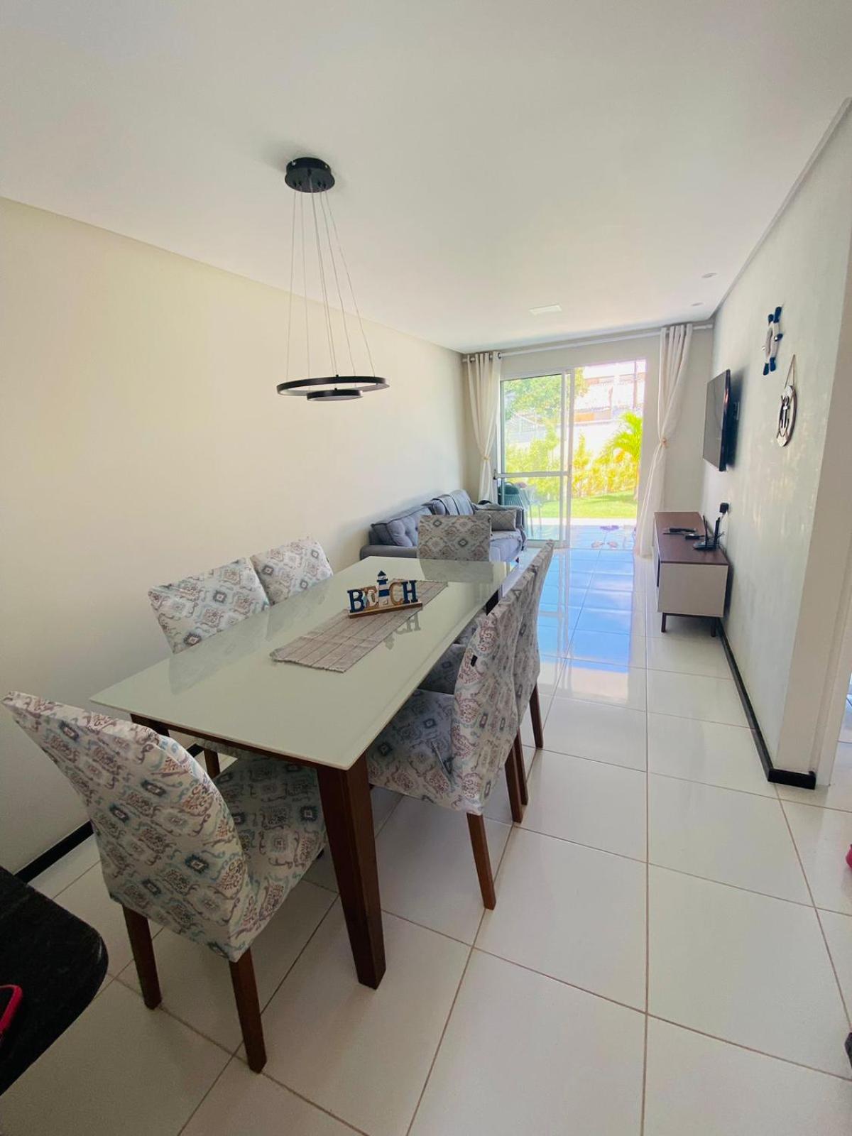 Apartamento encantador térreo em condomínio fechad