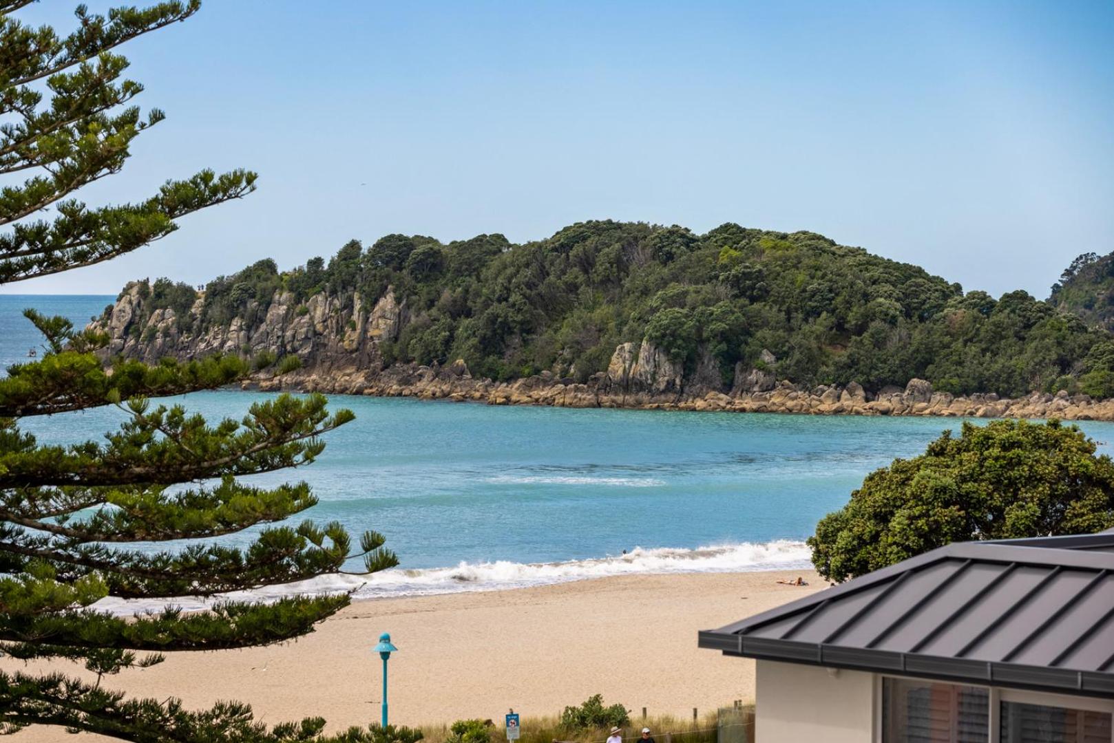 A Strand of Paradise, Oceanside Views & Pool view 4