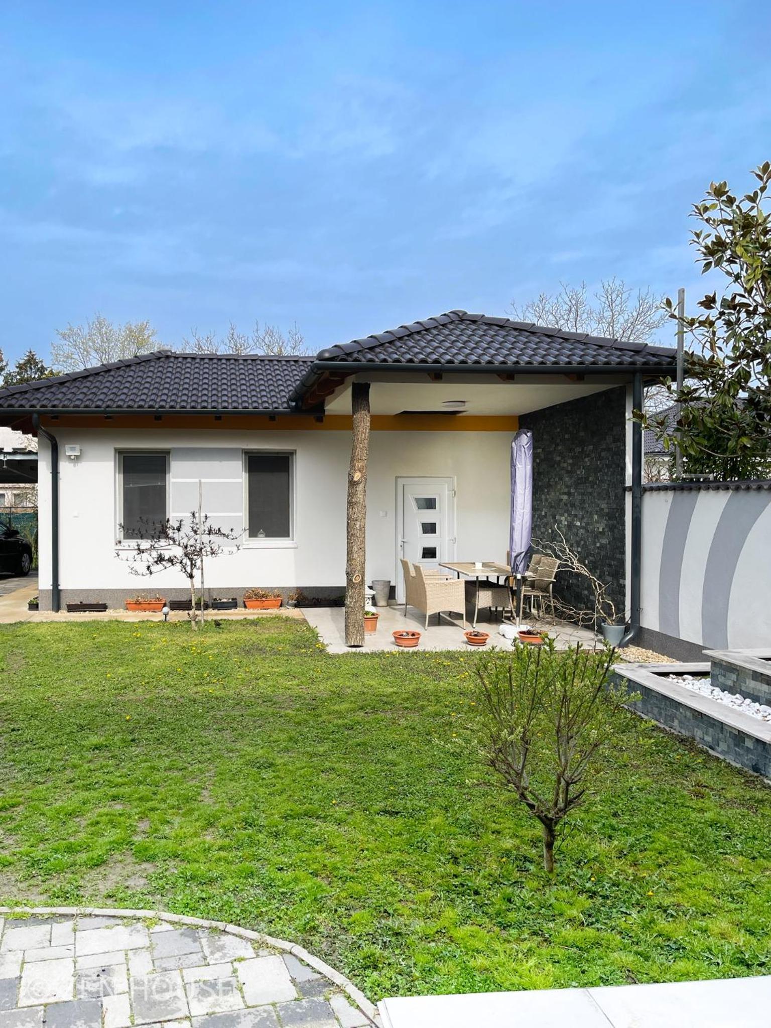 Zen House ADULT ONLY 16plus view 5