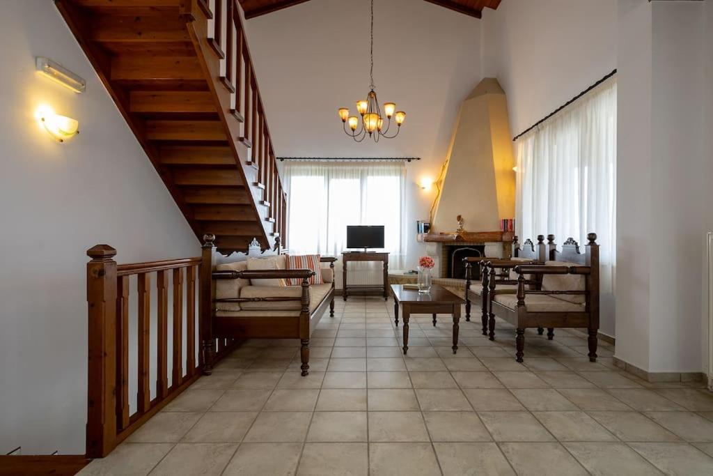 Villa Stefania/pool/garden/sea view/3bdrms/3bthrms view 4