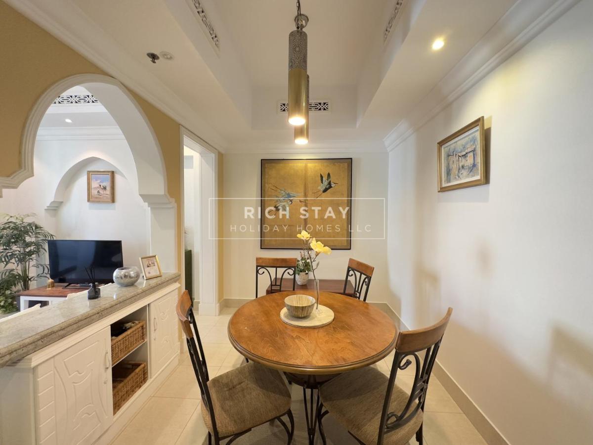 Sensational 1BR apartment in Tajer, Souk Al-Bahar