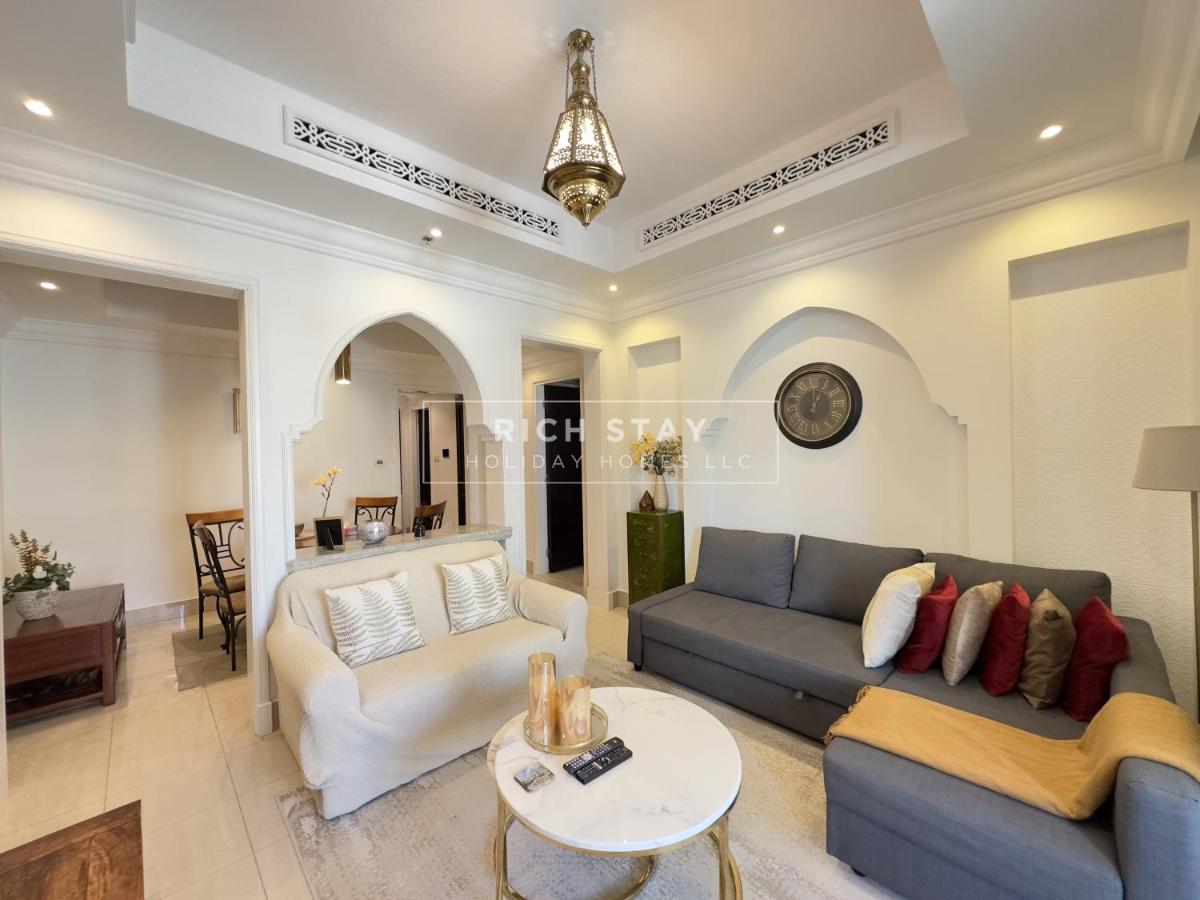 Sensational 1BR apartment in Tajer, Souk Al-Bahar